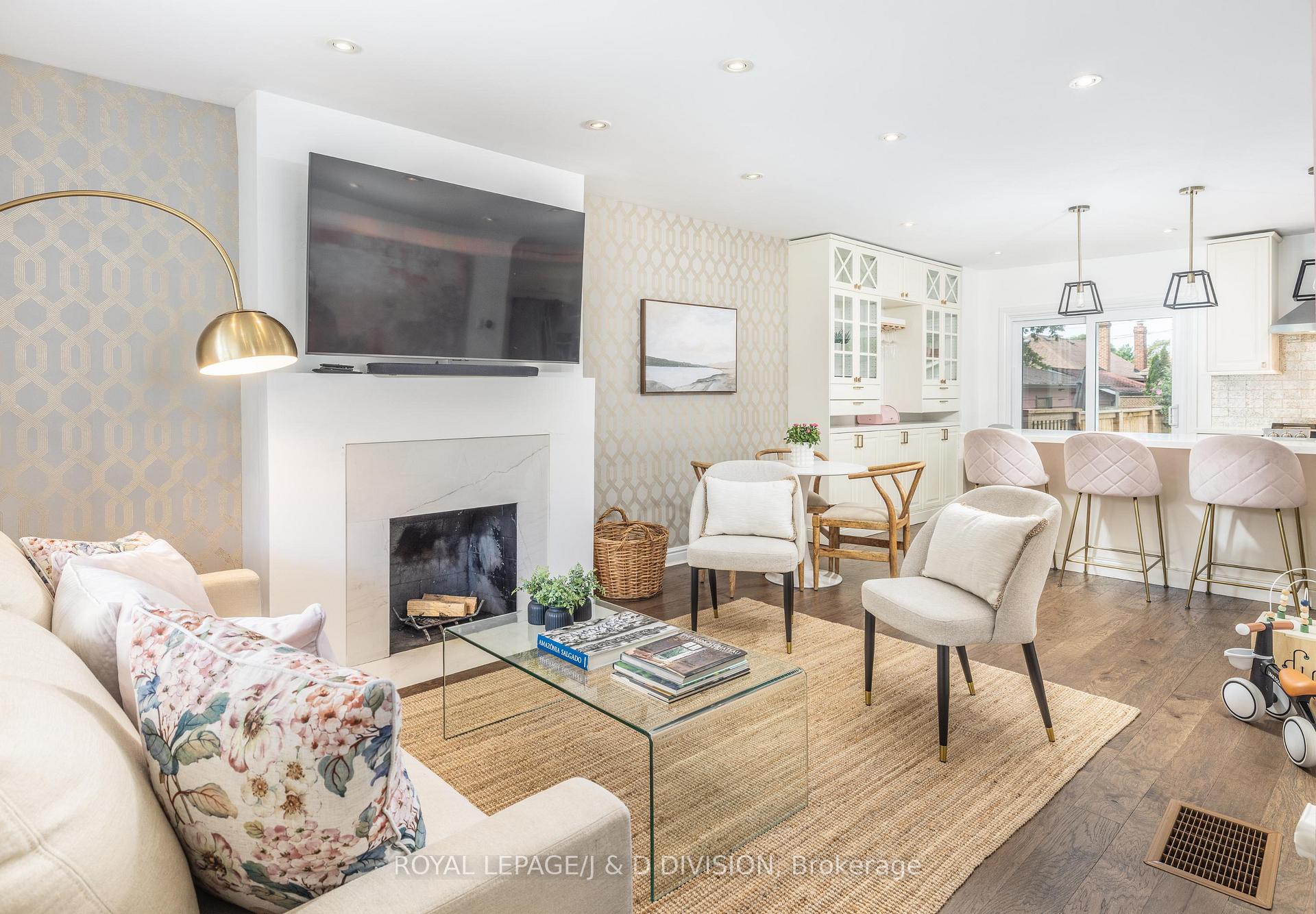 Photo 7 of 6 Lankin Boulevard, Toronto, Danforth Village-East York — HOMEH