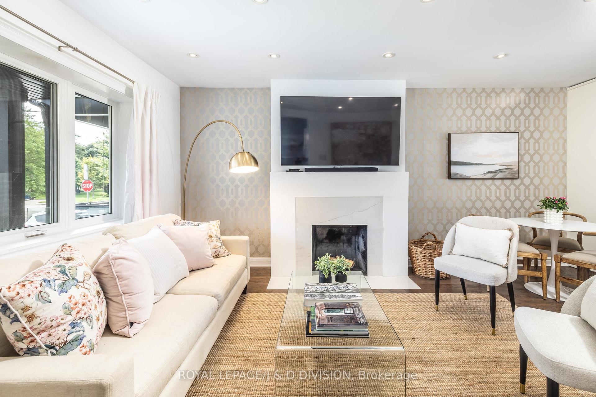 Photo 8 of 6 Lankin Boulevard, Toronto, Danforth Village-East York — HOMEH
