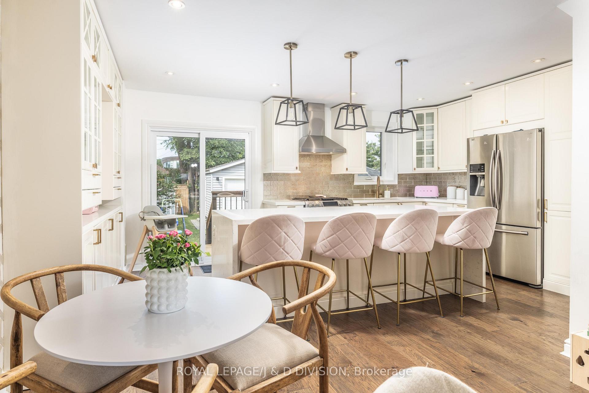Photo 17 of 6 Lankin Boulevard, Toronto, Danforth Village-East York — HOMEH