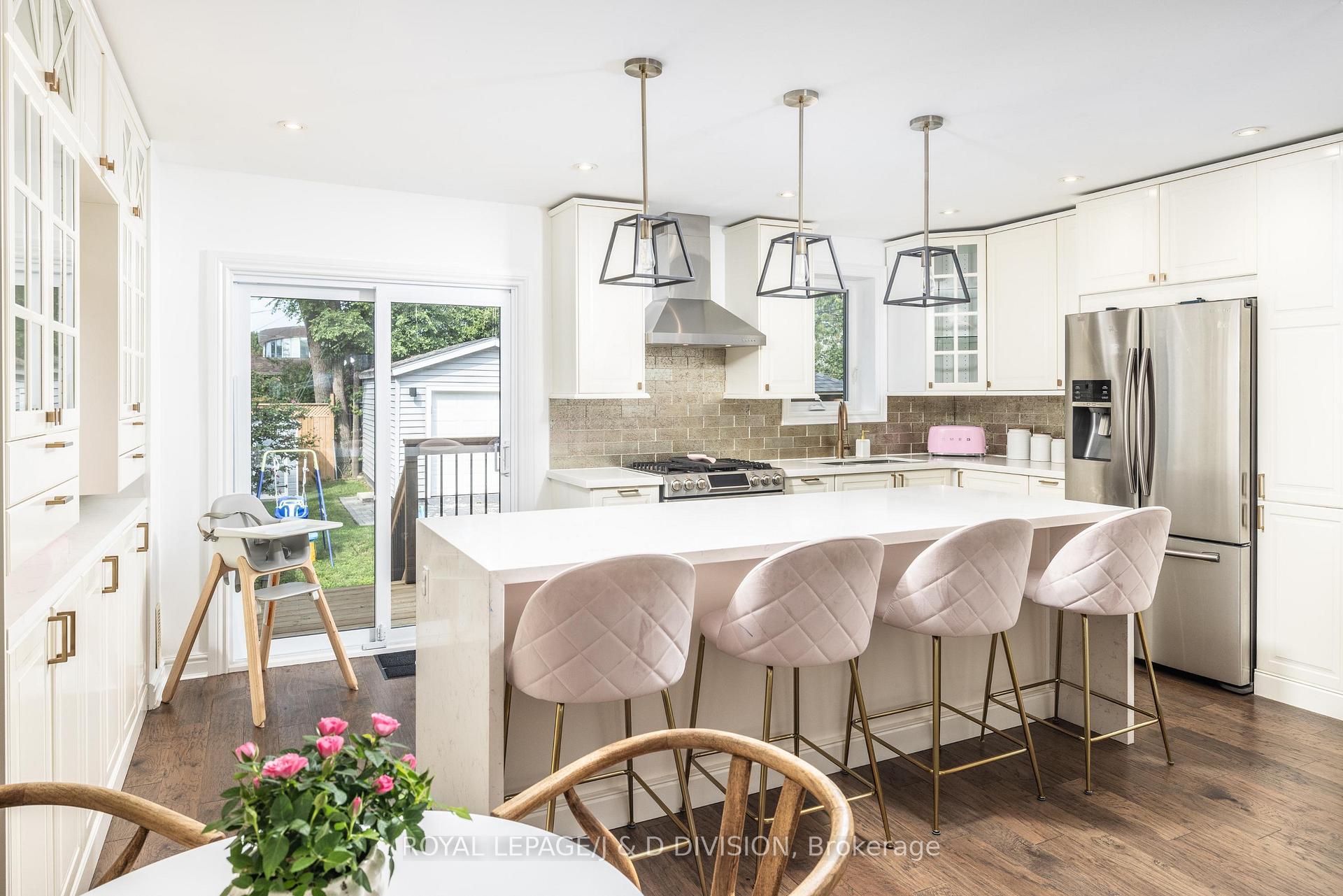 Photo 18 of 6 Lankin Boulevard, Toronto, Danforth Village-East York — HOMEH