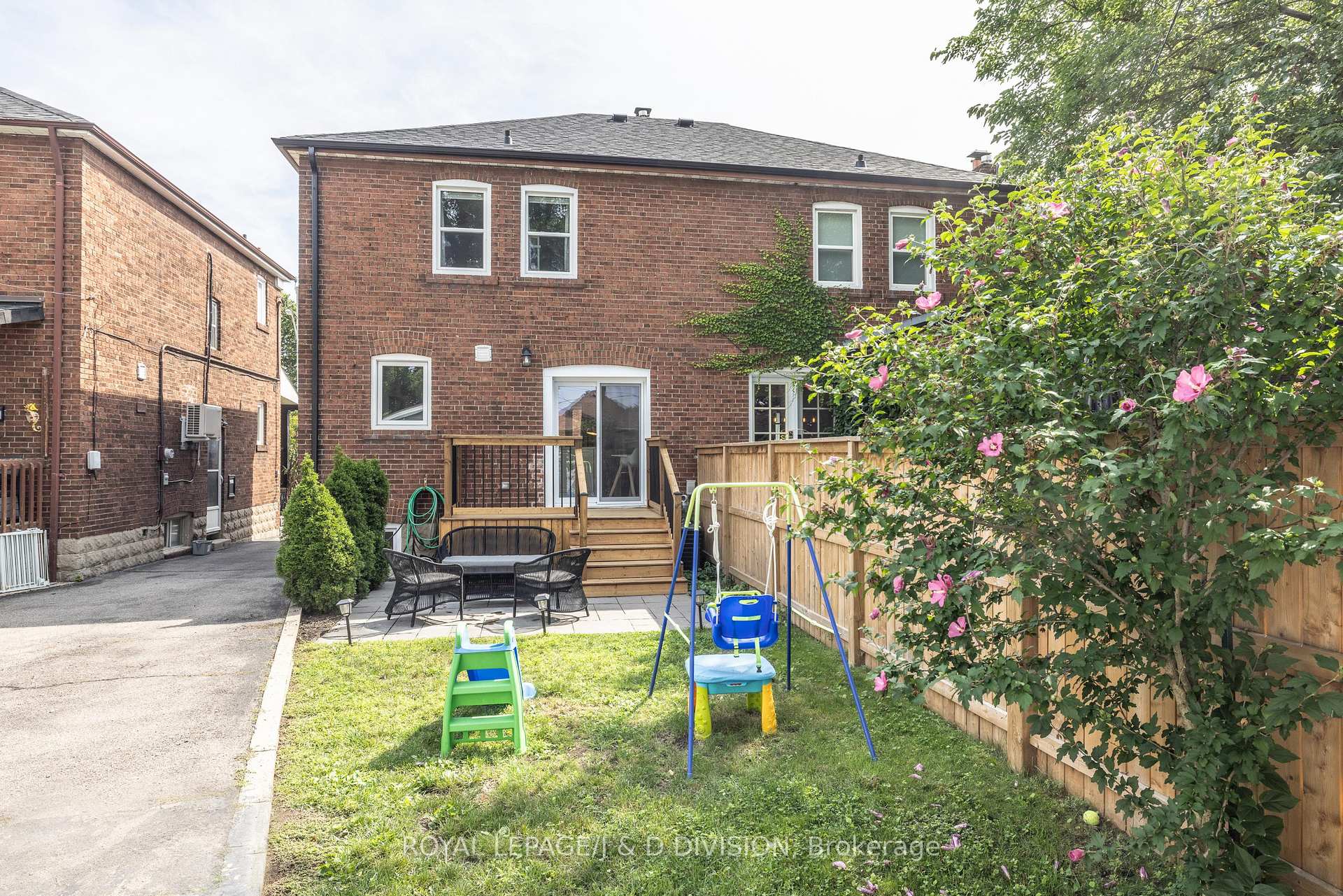 Photo 21 of 6 Lankin Boulevard, Toronto, Danforth Village-East York — HOMEH
