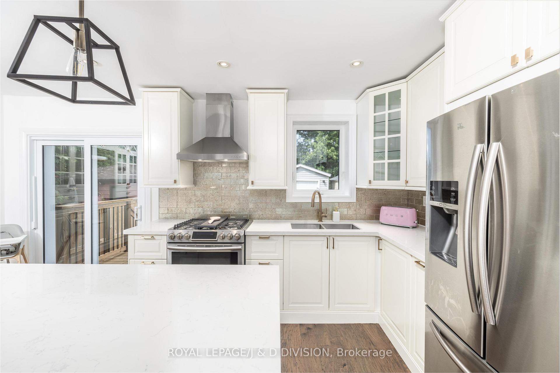 Photo 24 of 6 Lankin Boulevard, Toronto, Danforth Village-East York — HOMEH