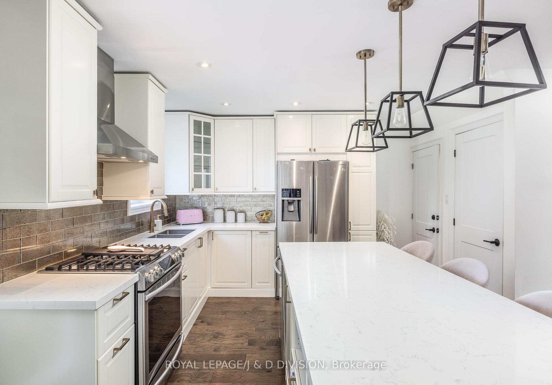 Photo 25 of 6 Lankin Boulevard, Toronto, Danforth Village-East York — HOMEH