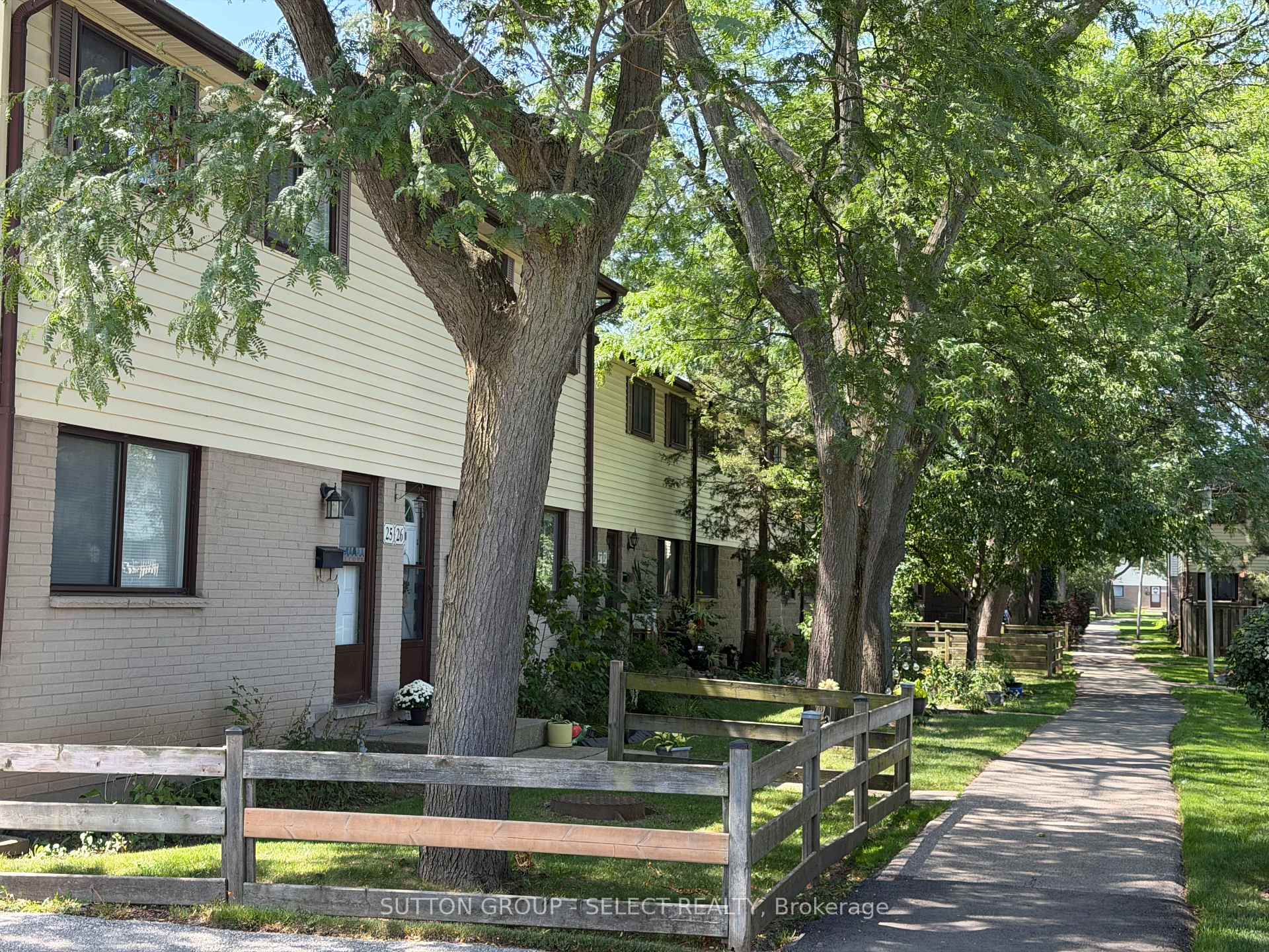 Photo 3 of Unit 26, 825 Dundalk Drive, London, South Q — HOMEH