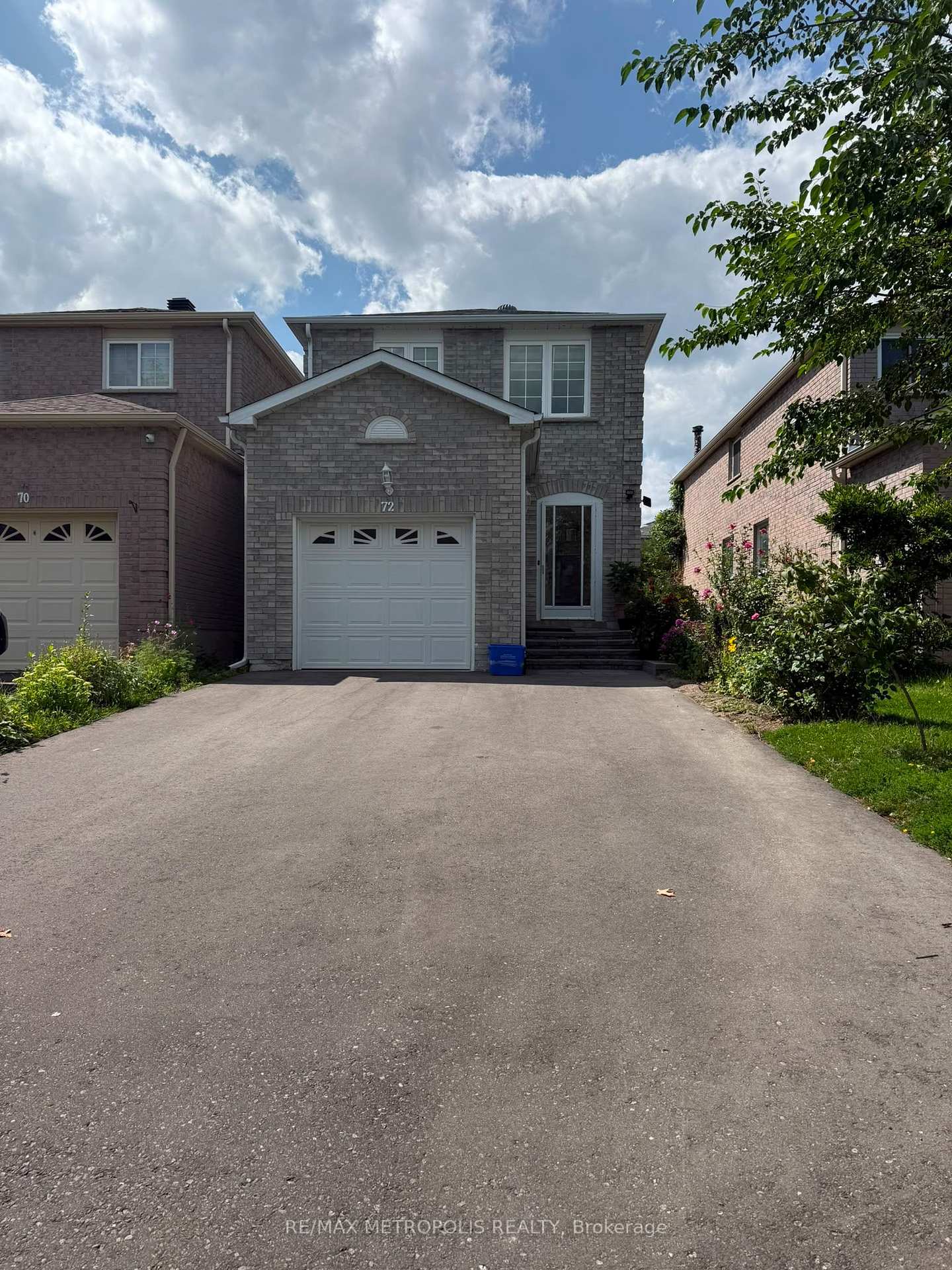 Photo 1 of 72 William Honey Crescent, Markham, Middlefield — HOMEH