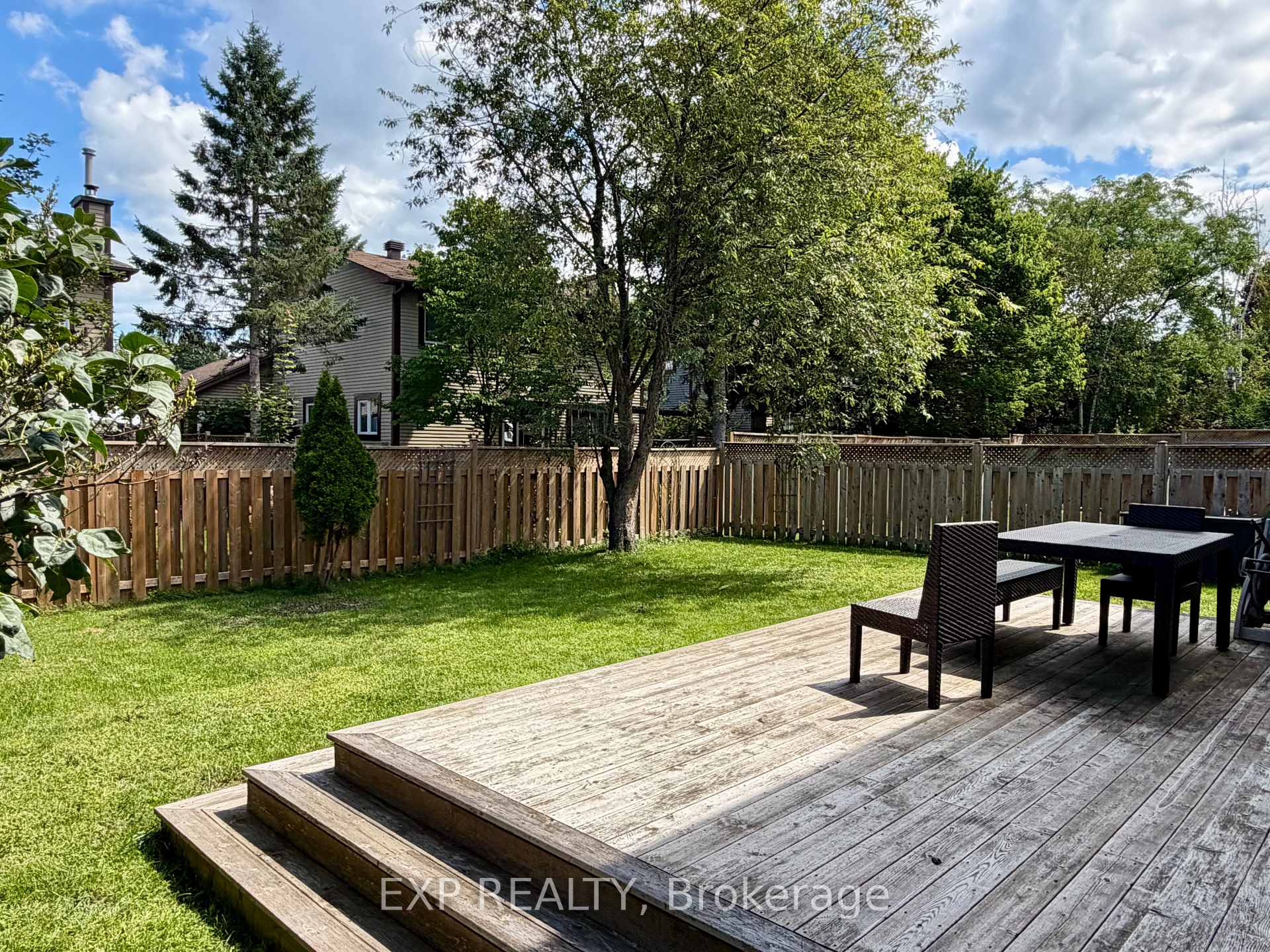 Photo 11 of 438 Pickford Drive, Ottawa, Kanata - Katimavik — HOMEH