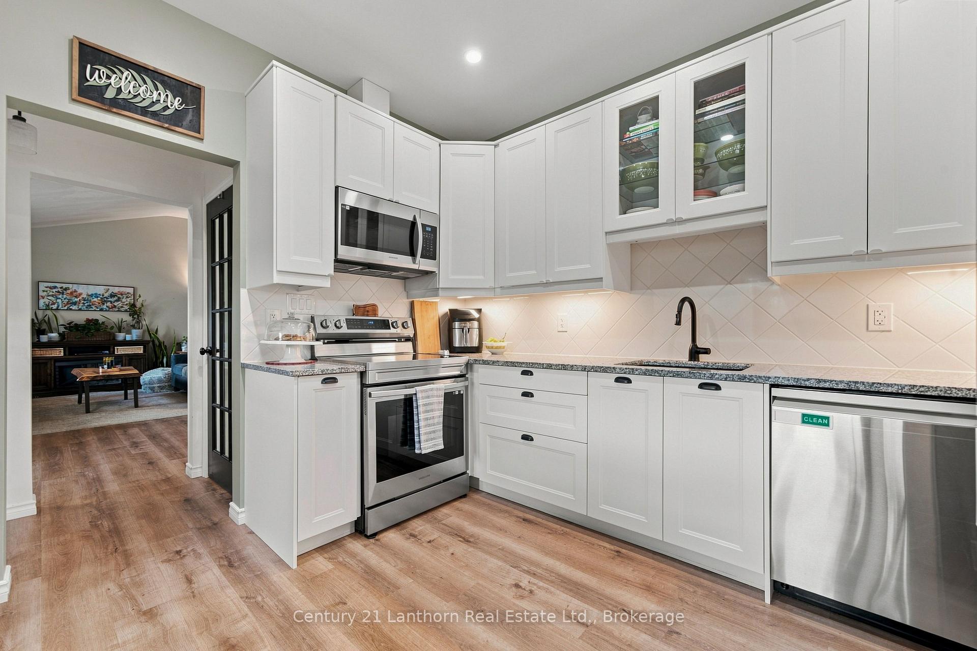 Photo 3 of 169 Farley Avenue, Belleville, Belleville Ward — HOMEH