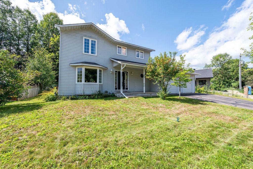 Photo 2 of 4 Banting Drive, Deep River, Deep River — HOMEH