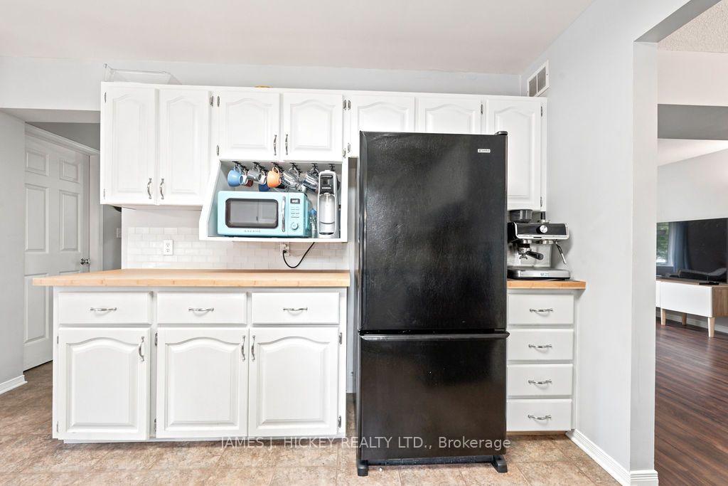 Photo 21 of 4 Banting Drive, Deep River, Deep River — HOMEH