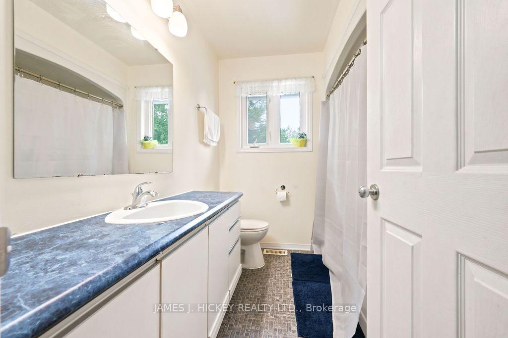 Photo 23 of 4 Banting Drive, Deep River, Deep River — HOMEH