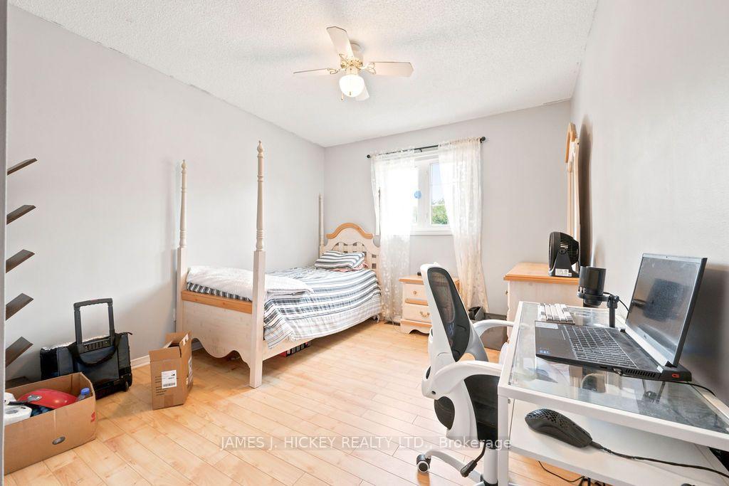 Photo 25 of 4 Banting Drive, Deep River, Deep River — HOMEH