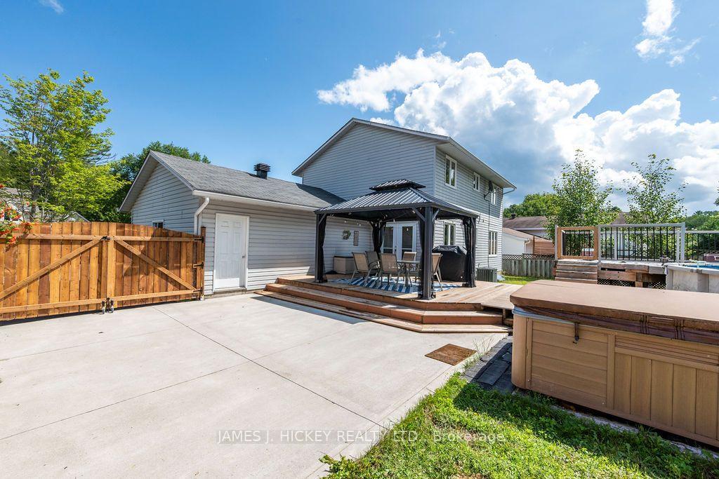 Photo 39 of 4 Banting Drive, Deep River, Deep River — HOMEH