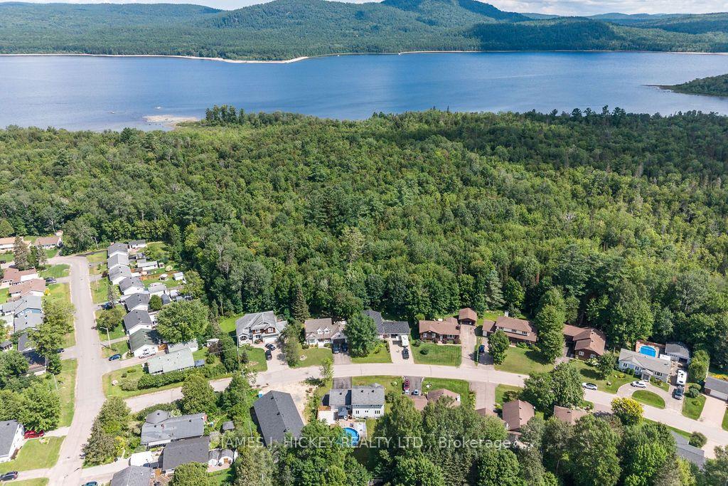 Photo 45 of 4 Banting Drive, Deep River, Deep River — HOMEH