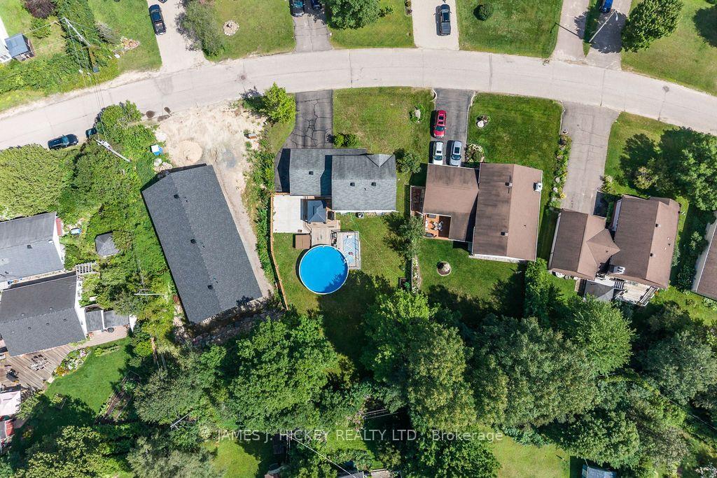 Photo 46 of 4 Banting Drive, Deep River, Deep River — HOMEH