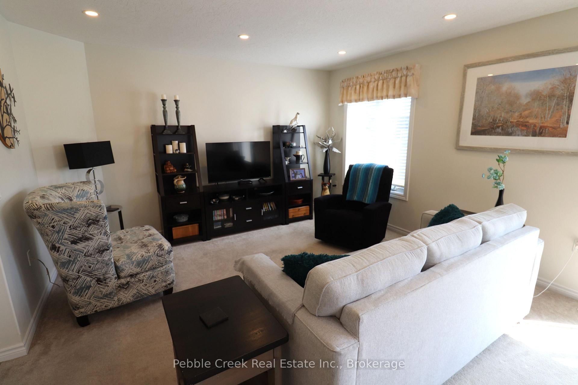 Photo 12 of 20 Huron Heights Drive, Ashfield-Colborne-Wawanosh, Colborne — HOMEH