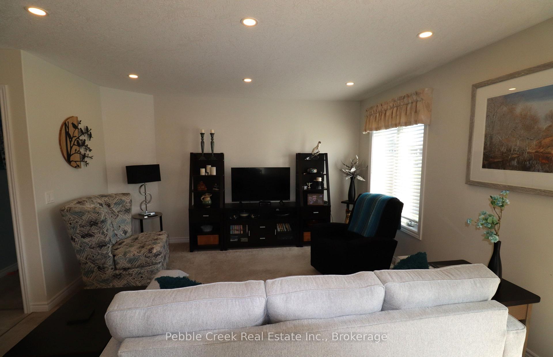 Photo 13 of 20 Huron Heights Drive, Ashfield-Colborne-Wawanosh, Colborne — HOMEH