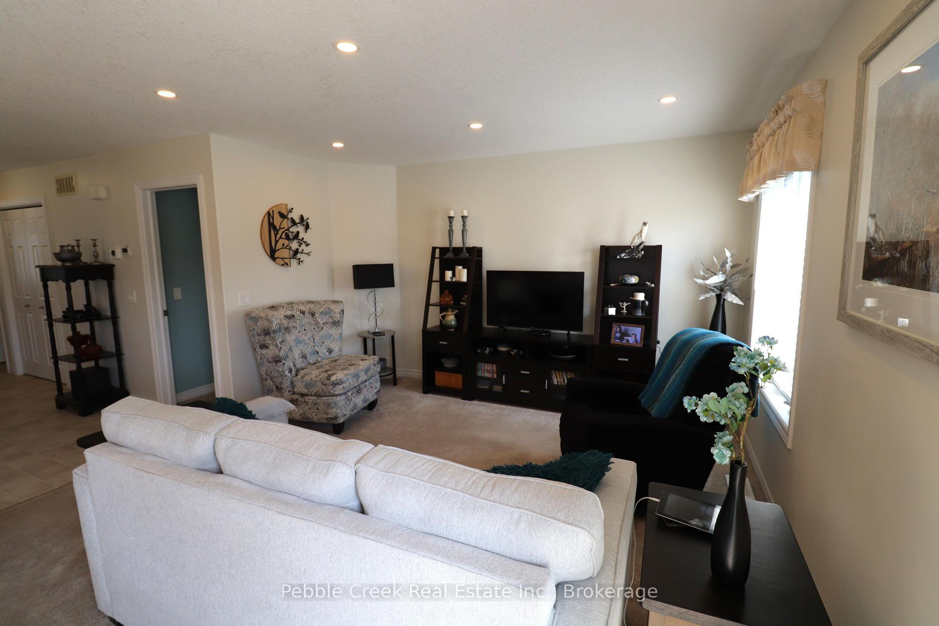Photo 14 of 20 Huron Heights Drive, Ashfield-Colborne-Wawanosh, Colborne — HOMEH
