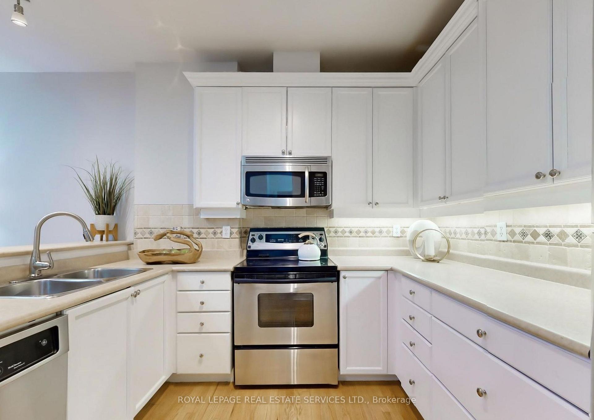 Photo 9 of Unit 604, 980 Yonge Street, Toronto, The Annex — HOMEH