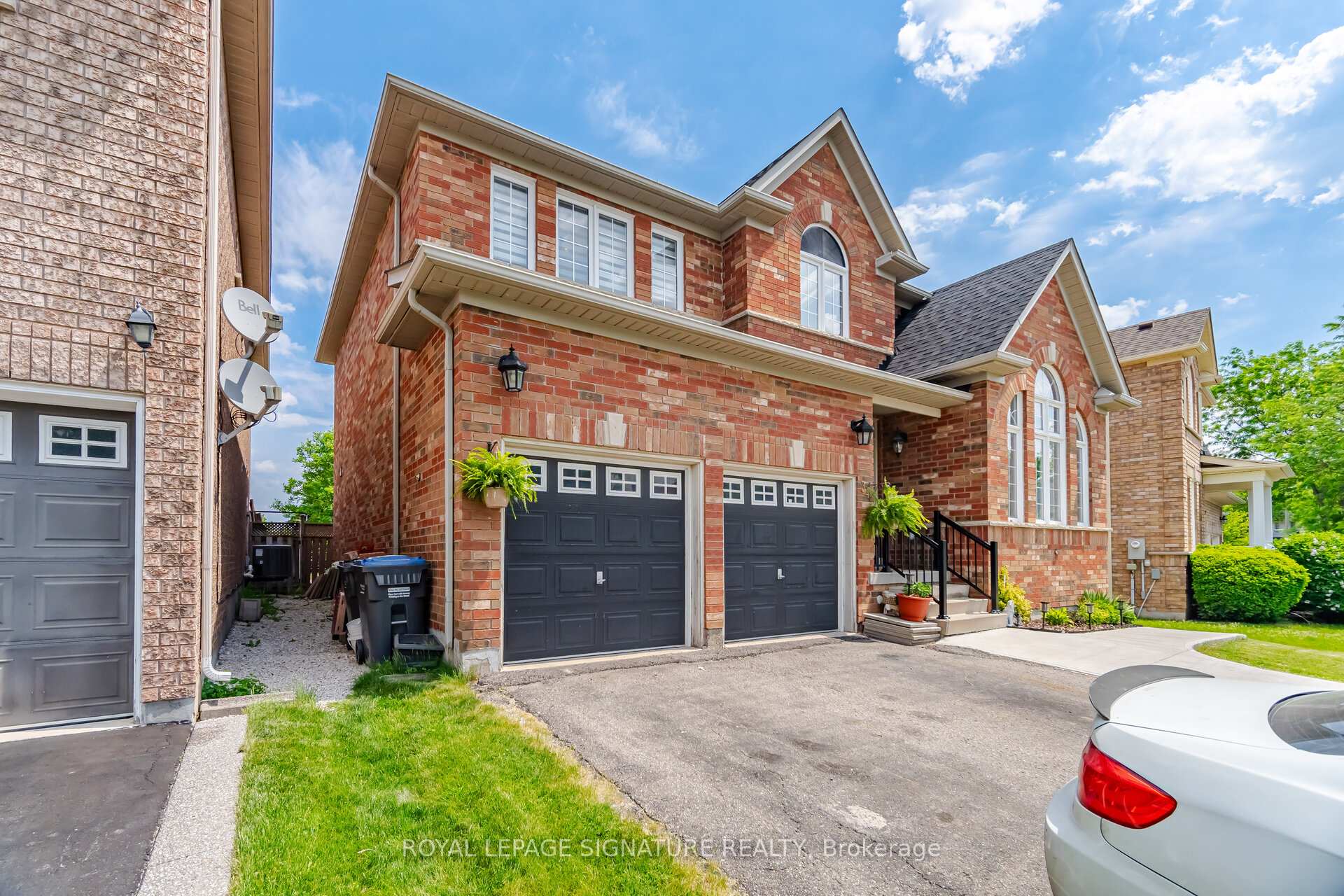 Photo 3 of 34 Nina Place, Brampton, Fletcher's Meadow — HOMEH