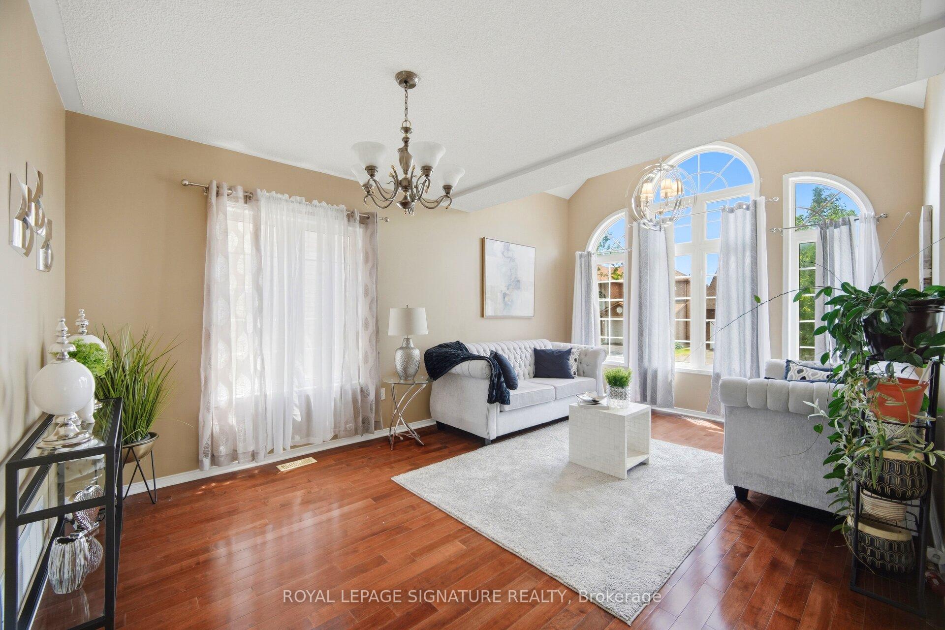 Photo 7 of 34 Nina Place, Brampton, Fletcher's Meadow — HOMEH