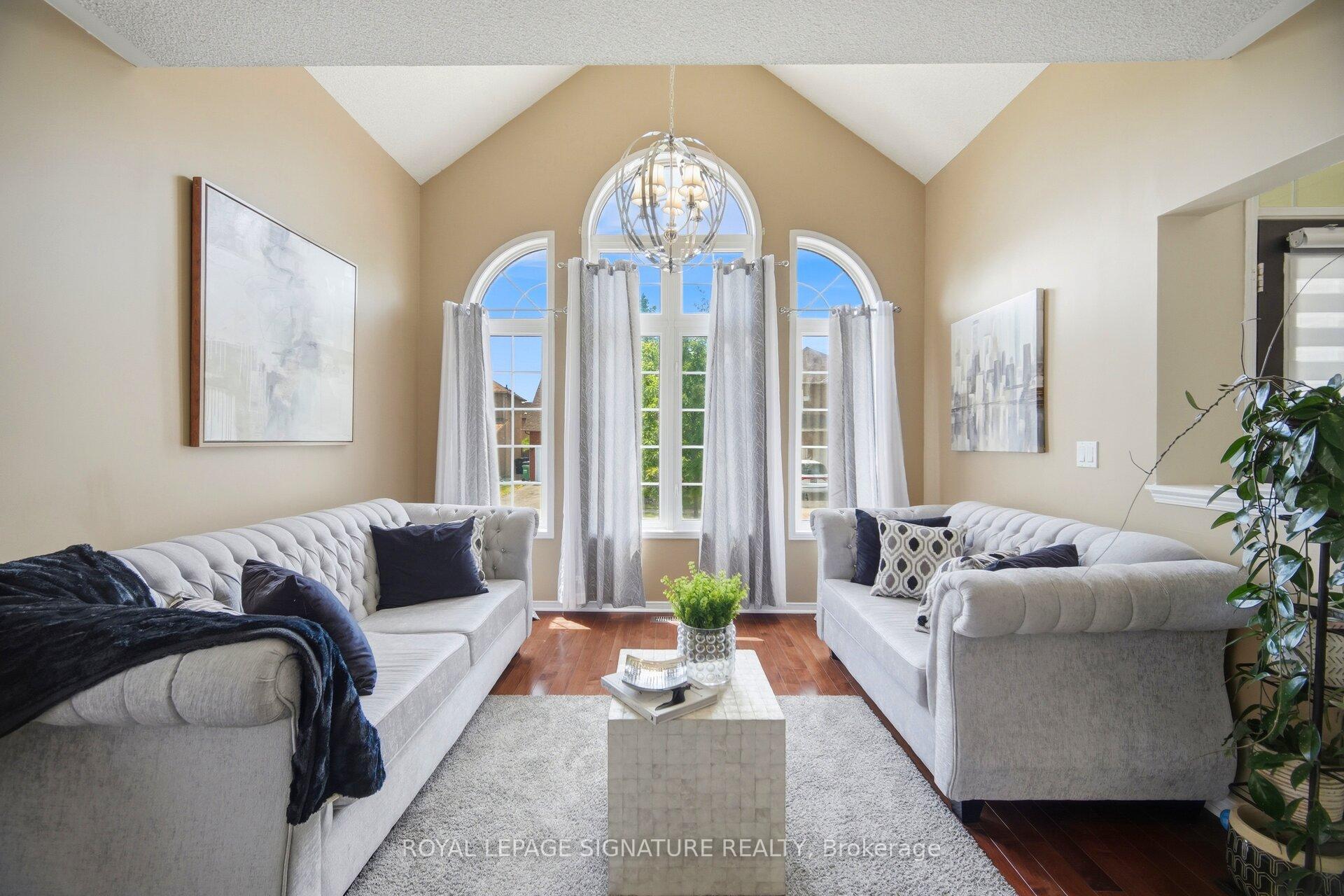 Photo 8 of 34 Nina Place, Brampton, Fletcher's Meadow — HOMEH