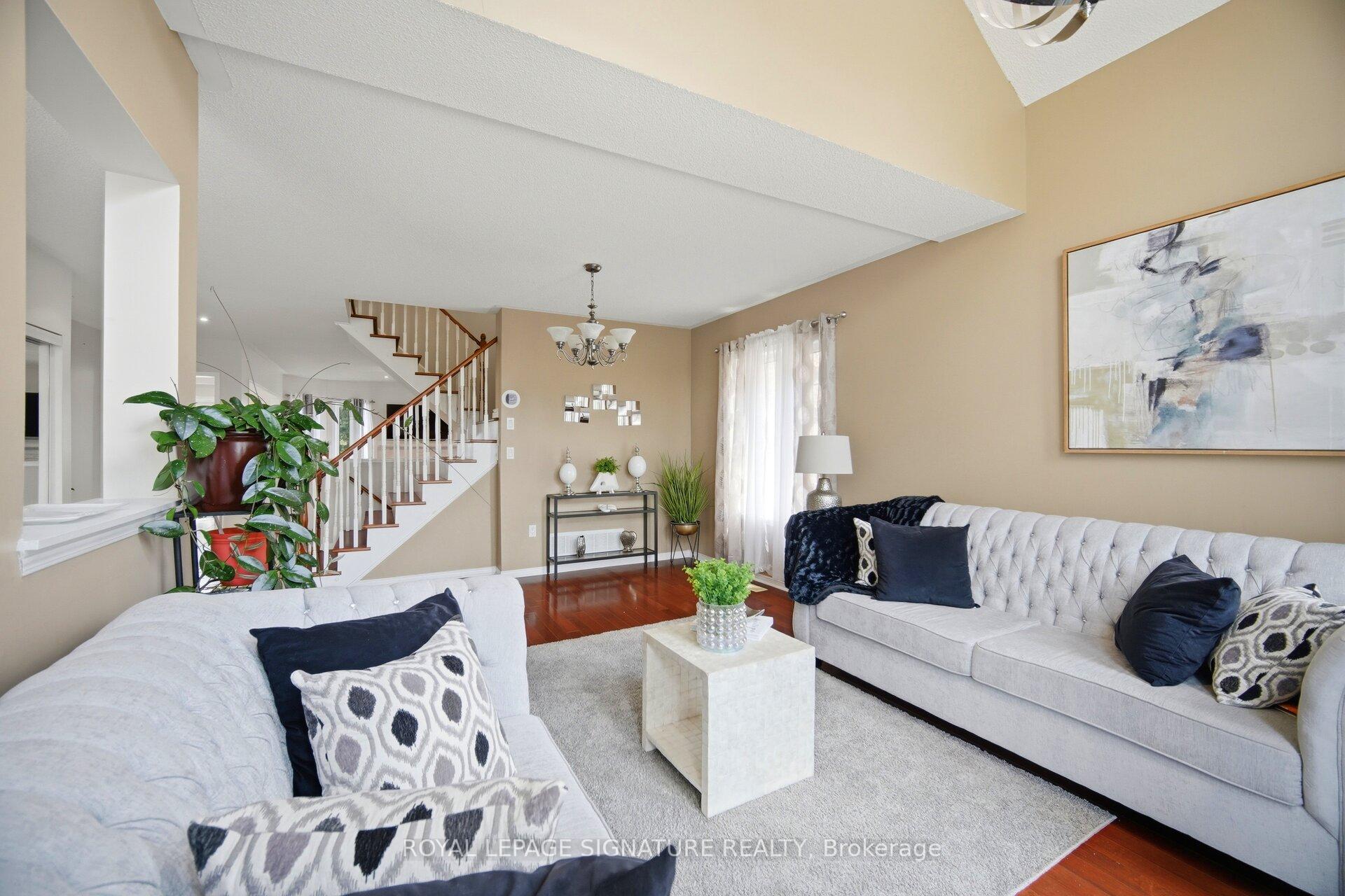 Photo 10 of 34 Nina Place, Brampton, Fletcher's Meadow — HOMEH