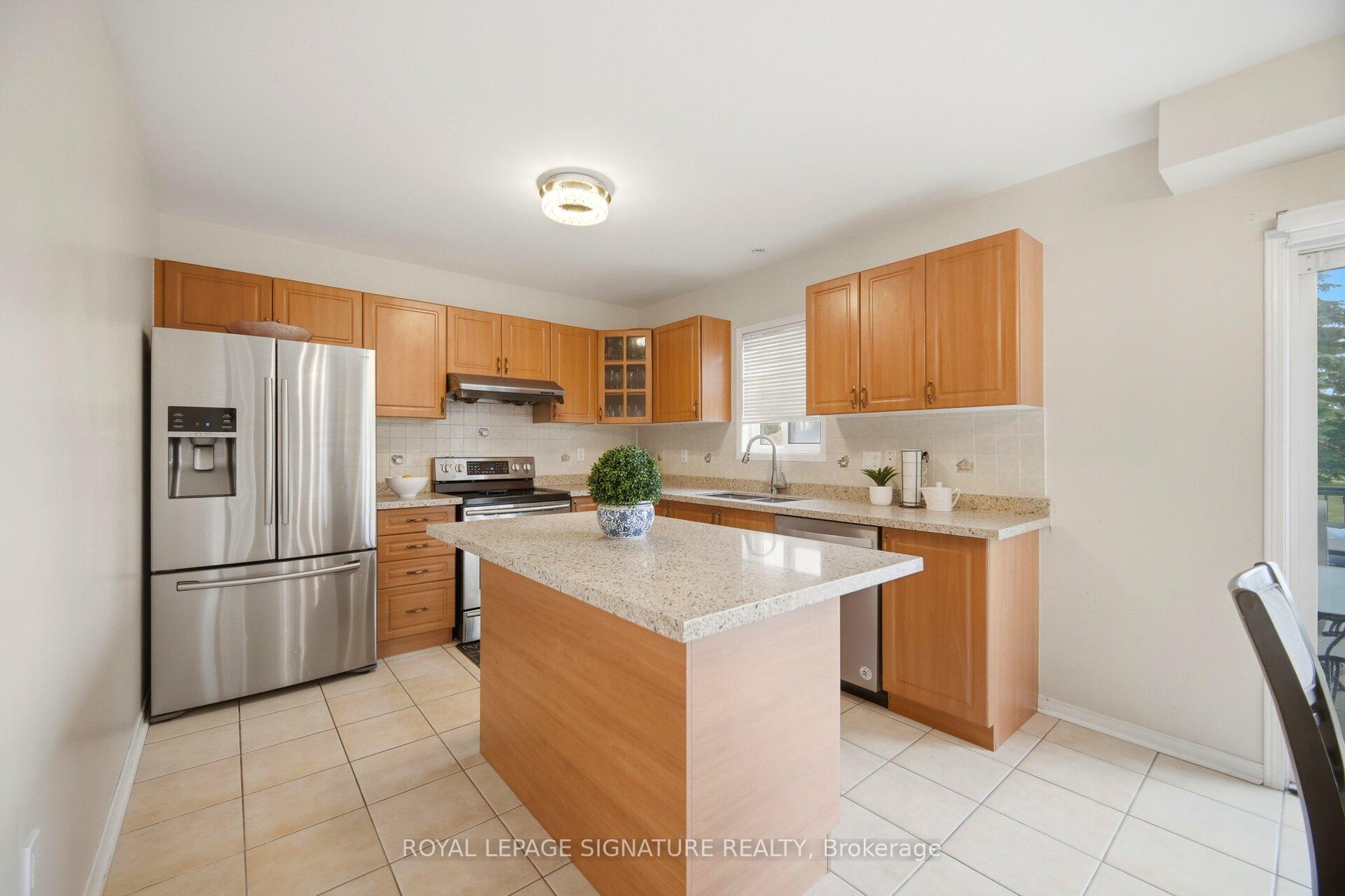 Photo 17 of 34 Nina Place, Brampton, Fletcher's Meadow — HOMEH