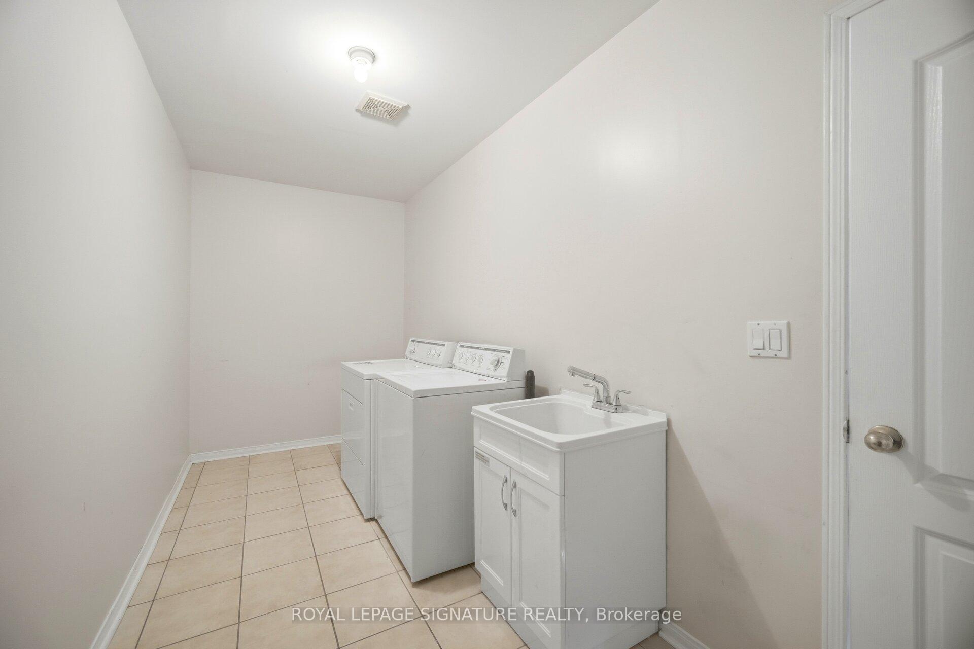 Photo 20 of 34 Nina Place, Brampton, Fletcher's Meadow — HOMEH