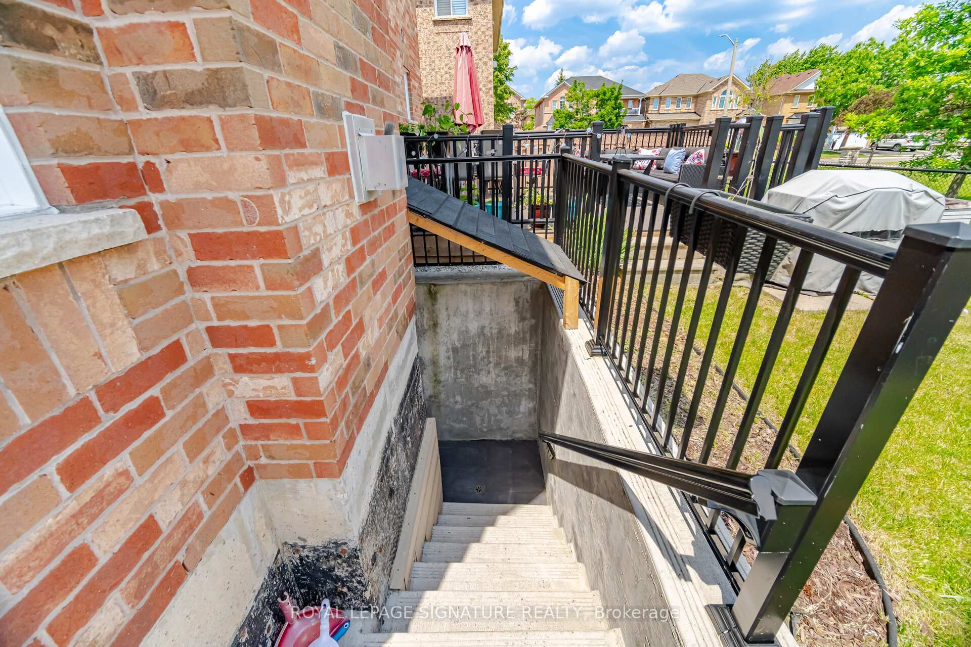 Photo 35 of 34 Nina Place, Brampton, Fletcher's Meadow — HOMEH