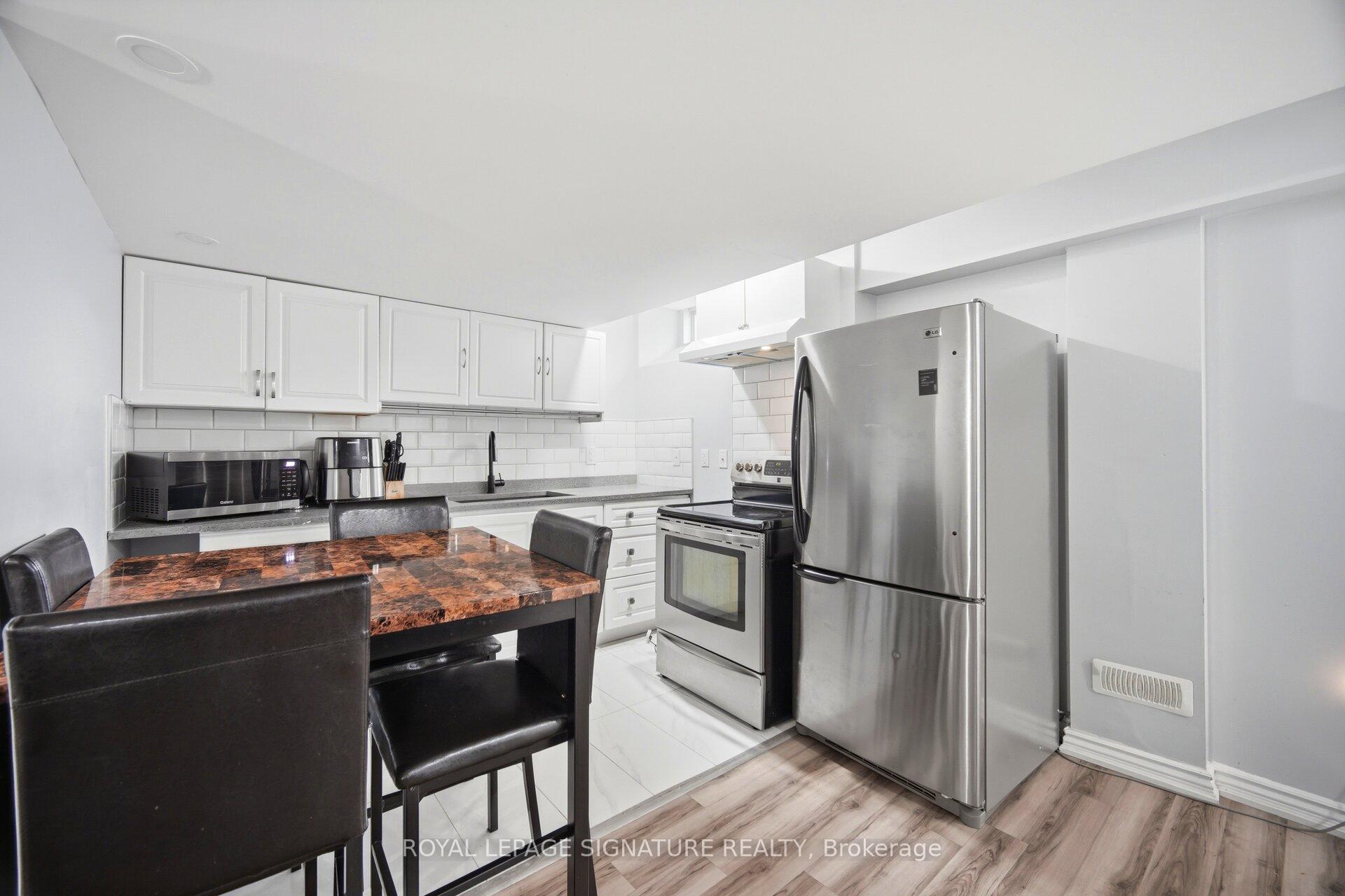 Photo 40 of 34 Nina Place, Brampton, Fletcher's Meadow — HOMEH