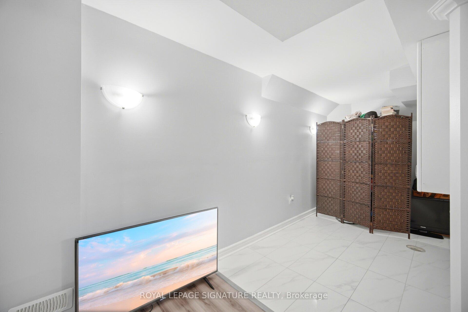 Photo 41 of 34 Nina Place, Brampton, Fletcher's Meadow — HOMEH
