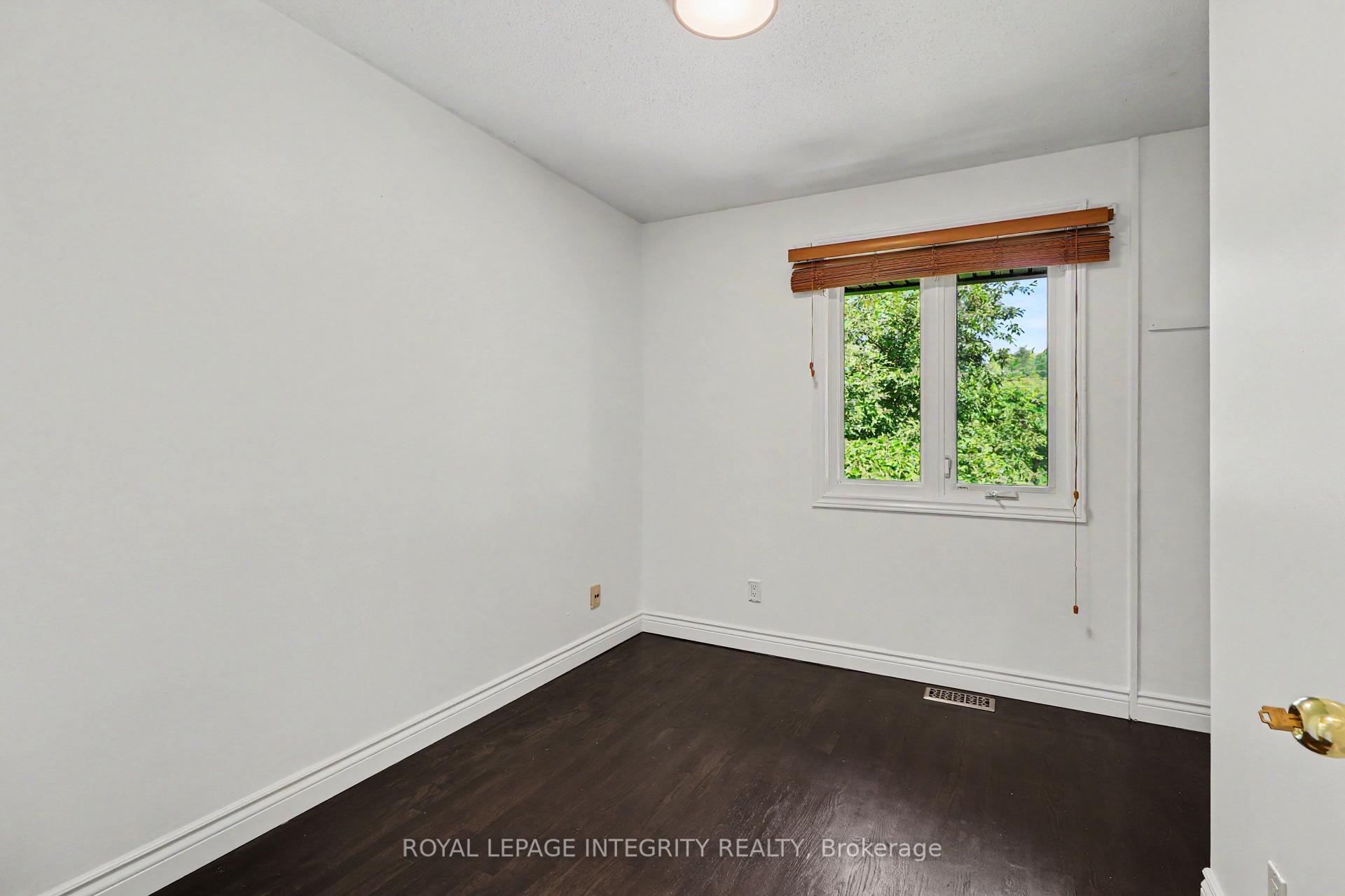 Photo 16 of 1034 Walkley Road, Ottawa, Riverside Park South — HOMEH