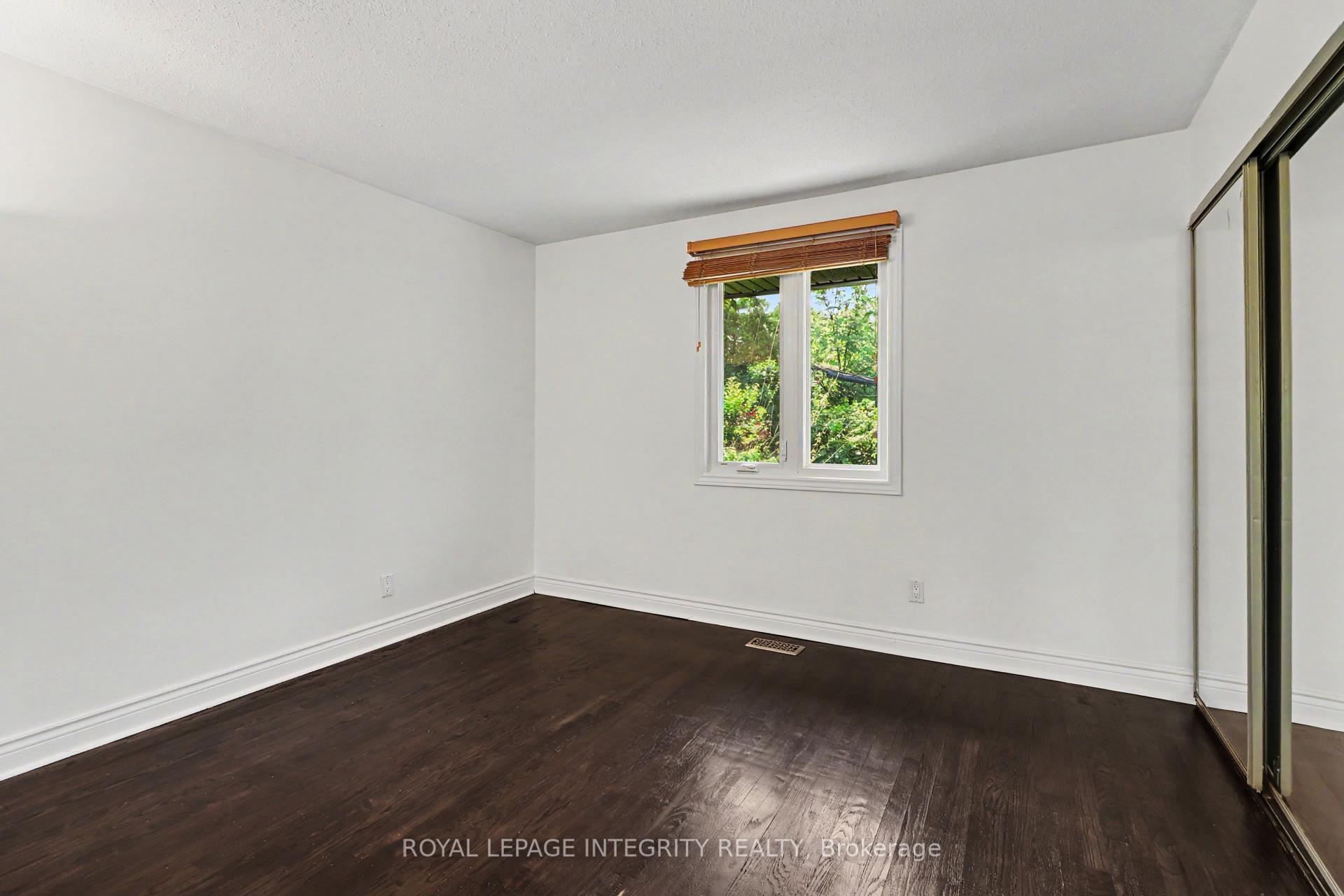Photo 17 of 1034 Walkley Road, Ottawa, Riverside Park South — HOMEH