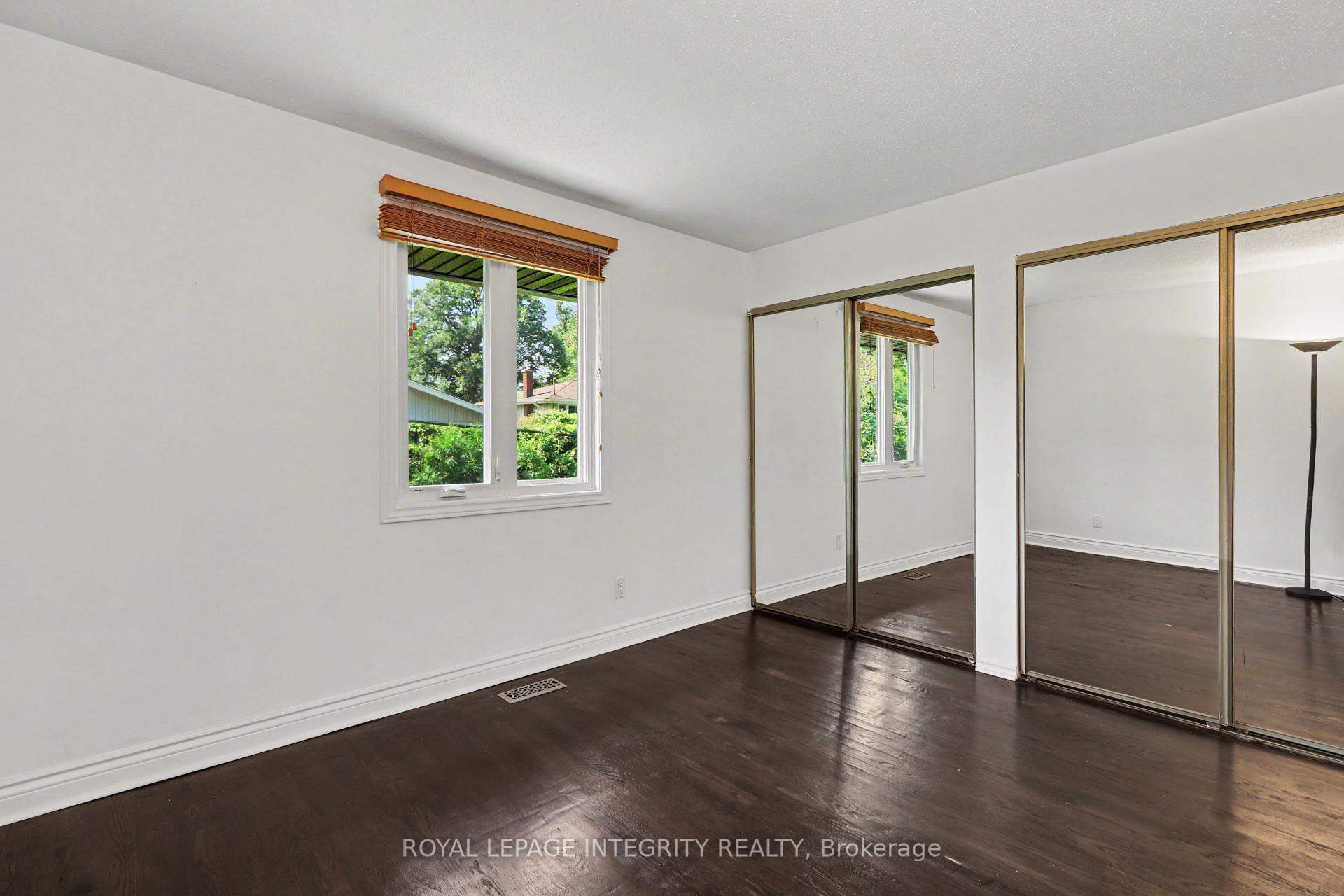 Photo 18 of 1034 Walkley Road, Ottawa, Riverside Park South — HOMEH