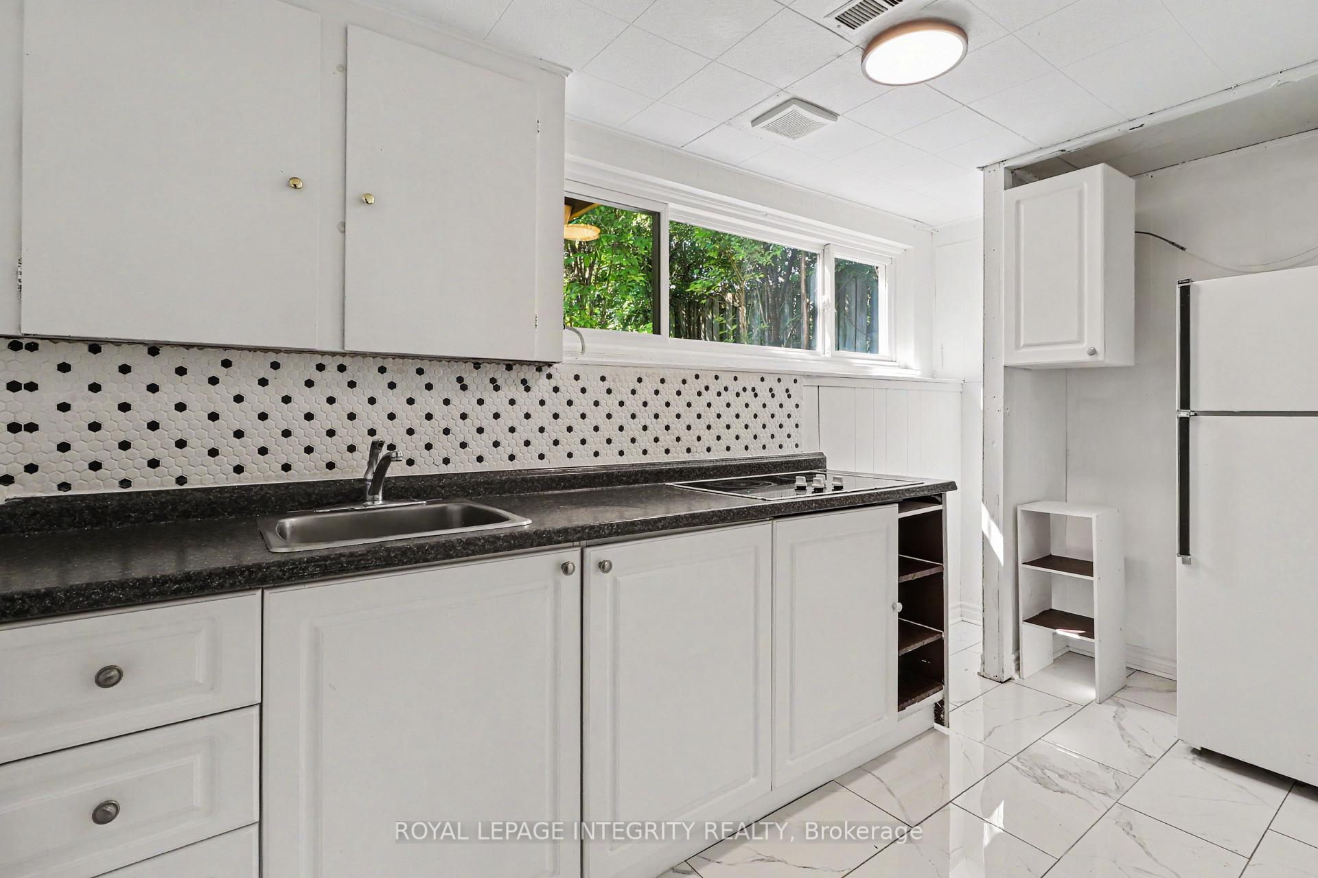 Photo 24 of 1034 Walkley Road, Ottawa, Riverside Park South — HOMEH