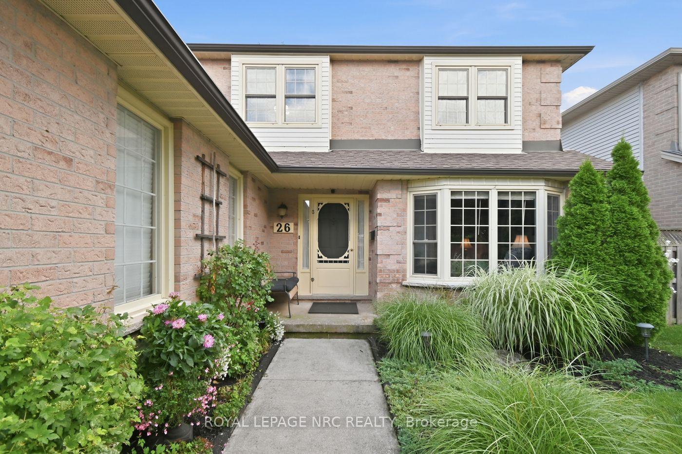 Photo 4 of 26 Strada Boulevard, St. Catharines, Rykert/Vansickle — HOMEH