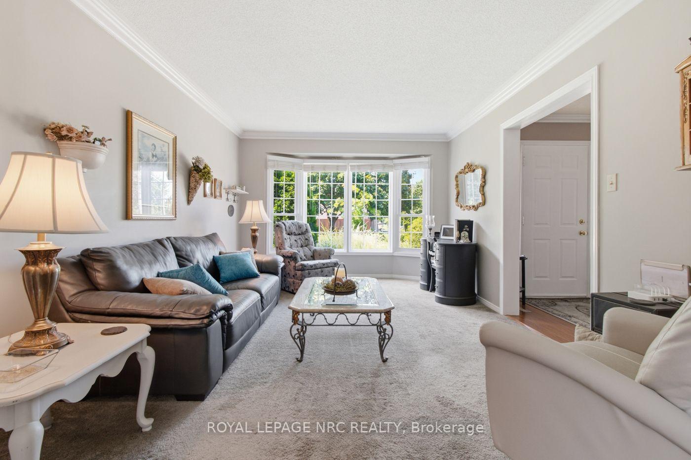 Photo 8 of 26 Strada Boulevard, St. Catharines, Rykert/Vansickle — HOMEH