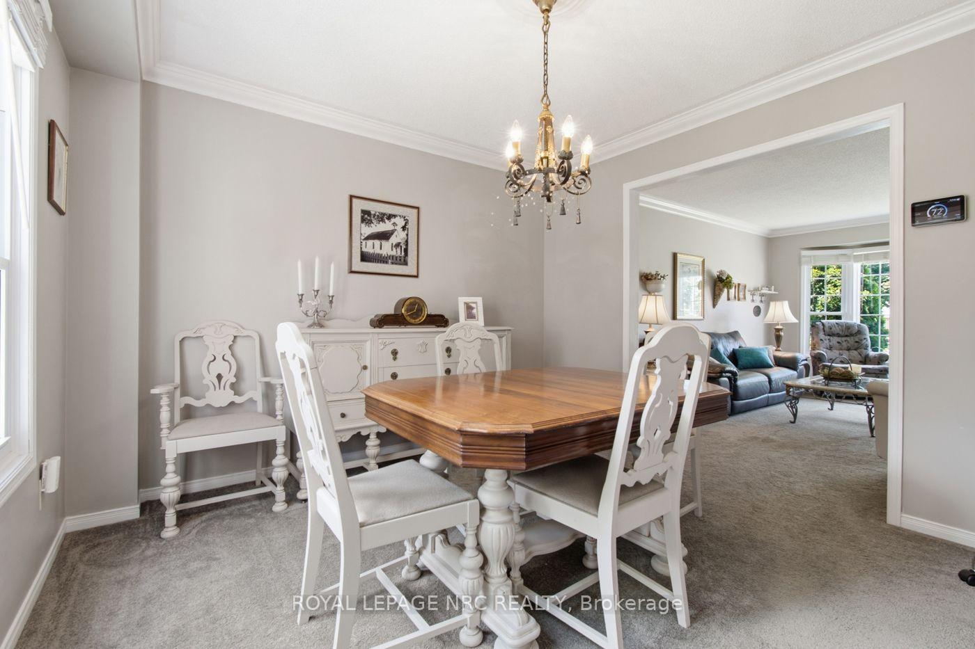 Photo 10 of 26 Strada Boulevard, St. Catharines, Rykert/Vansickle — HOMEH