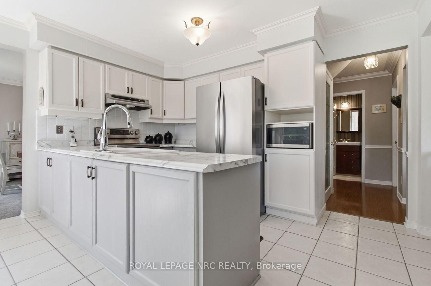 Photo 14 of 26 Strada Boulevard, St. Catharines, Rykert/Vansickle — HOMEH