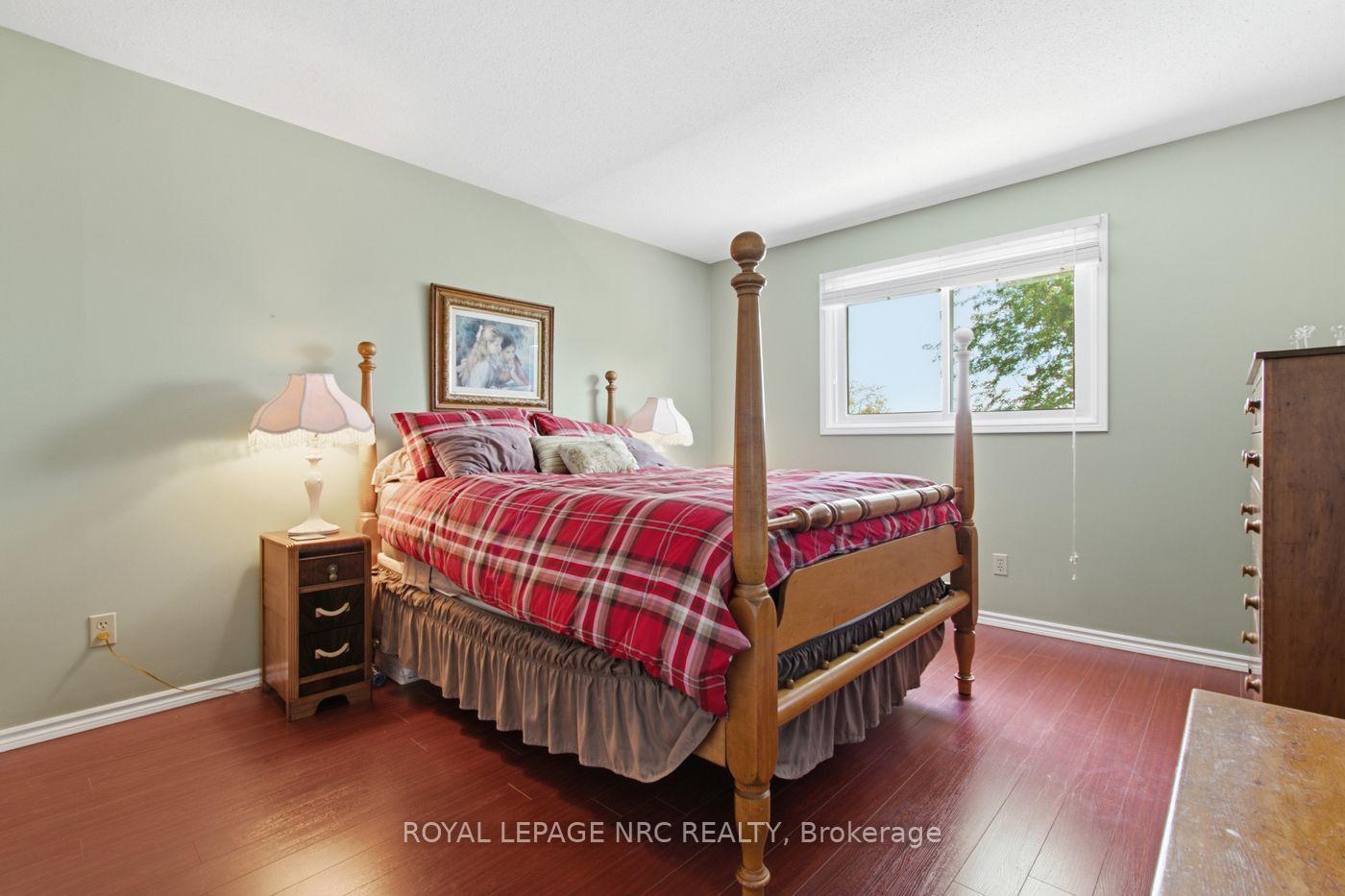 Photo 23 of 26 Strada Boulevard, St. Catharines, Rykert/Vansickle — HOMEH