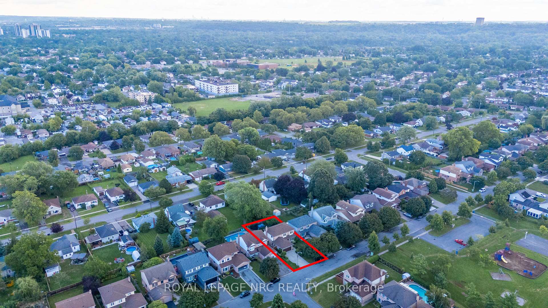 Photo 43 of 26 Strada Boulevard, St. Catharines, Rykert/Vansickle — HOMEH
