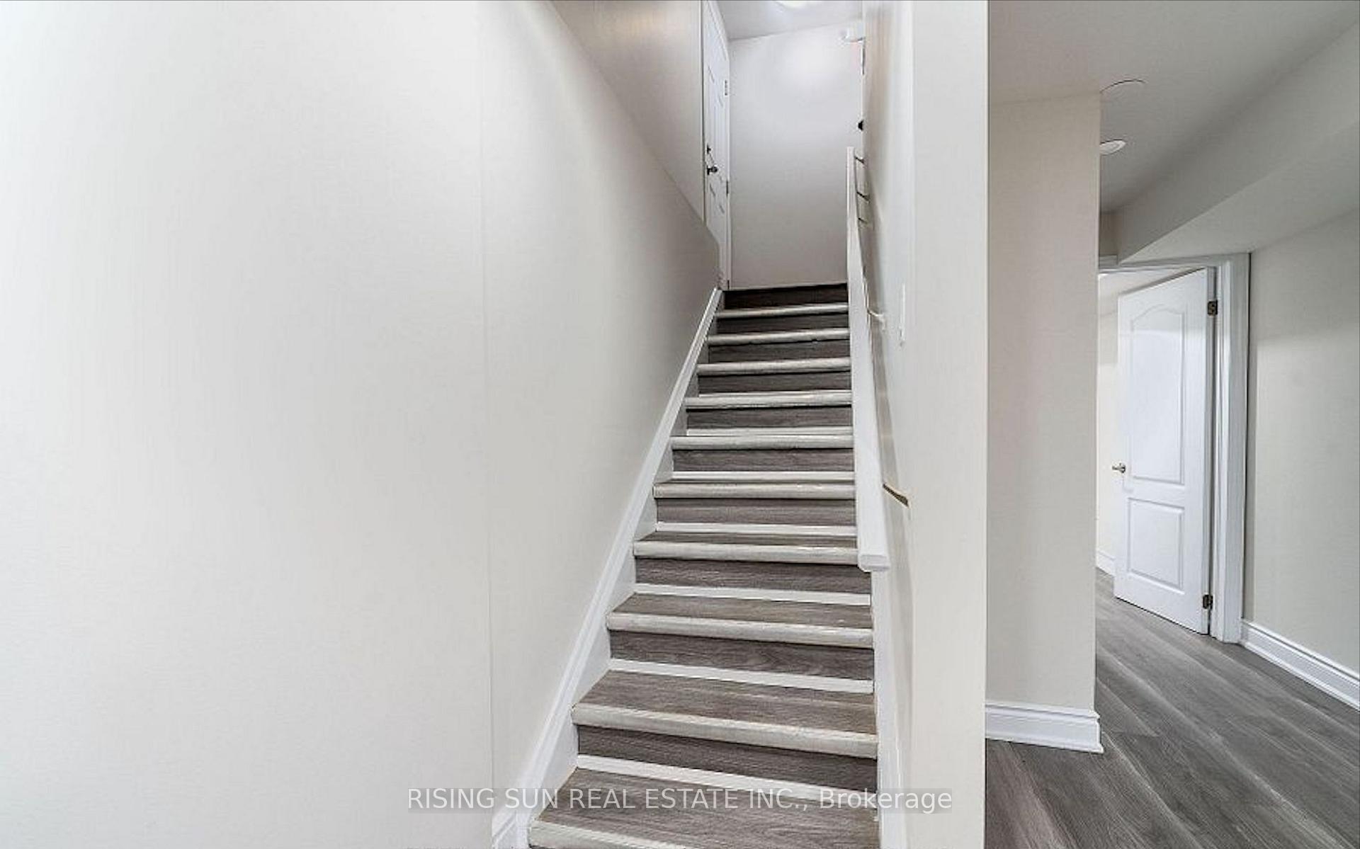Photo 17 of 24 Herrick Drive, Brampton, Northwest Brampton — HOMEH