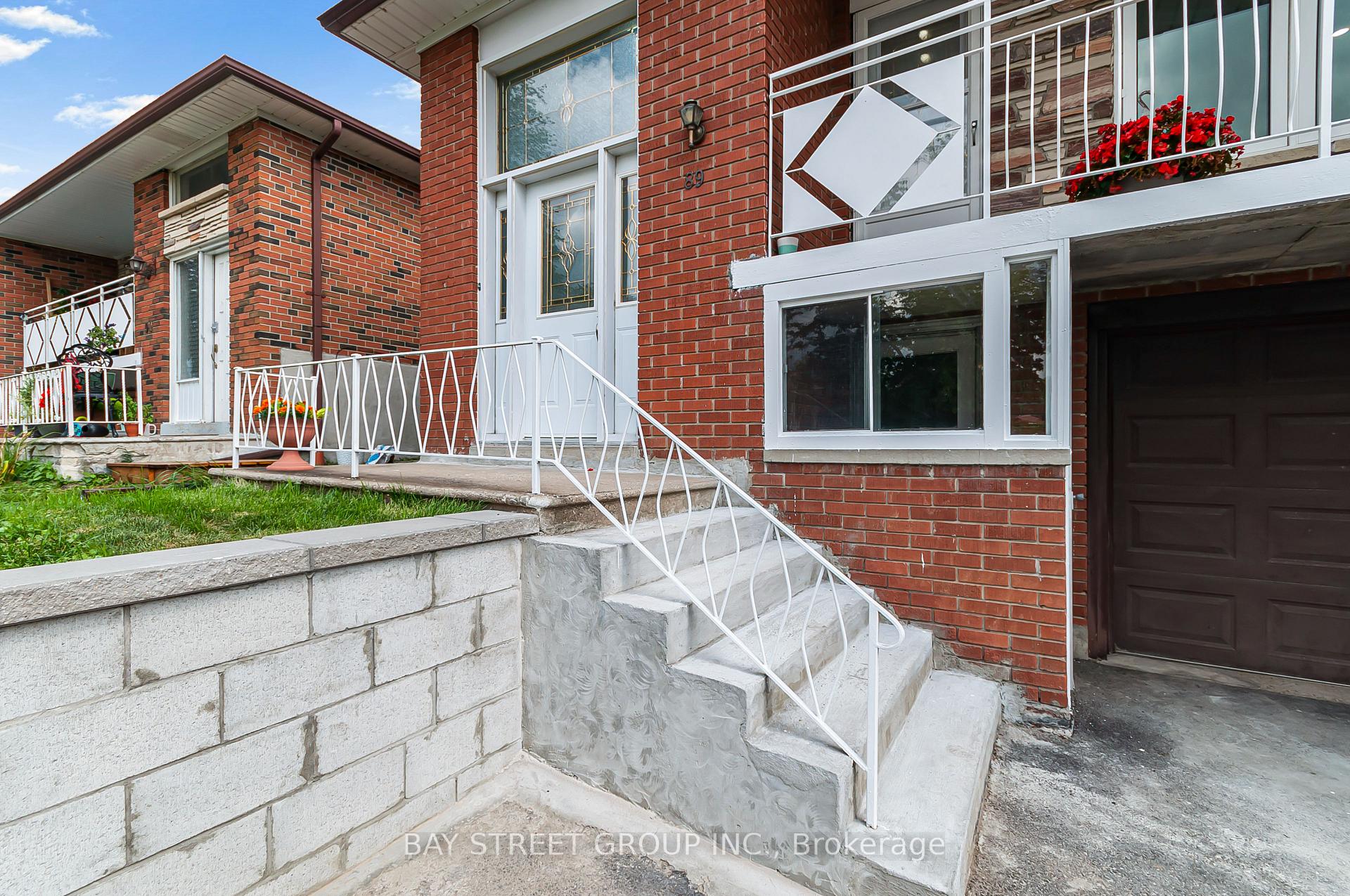 Photo 3 of 89 Mintwood Drive, North York, Bayview Woods-Steeles — HOMEH