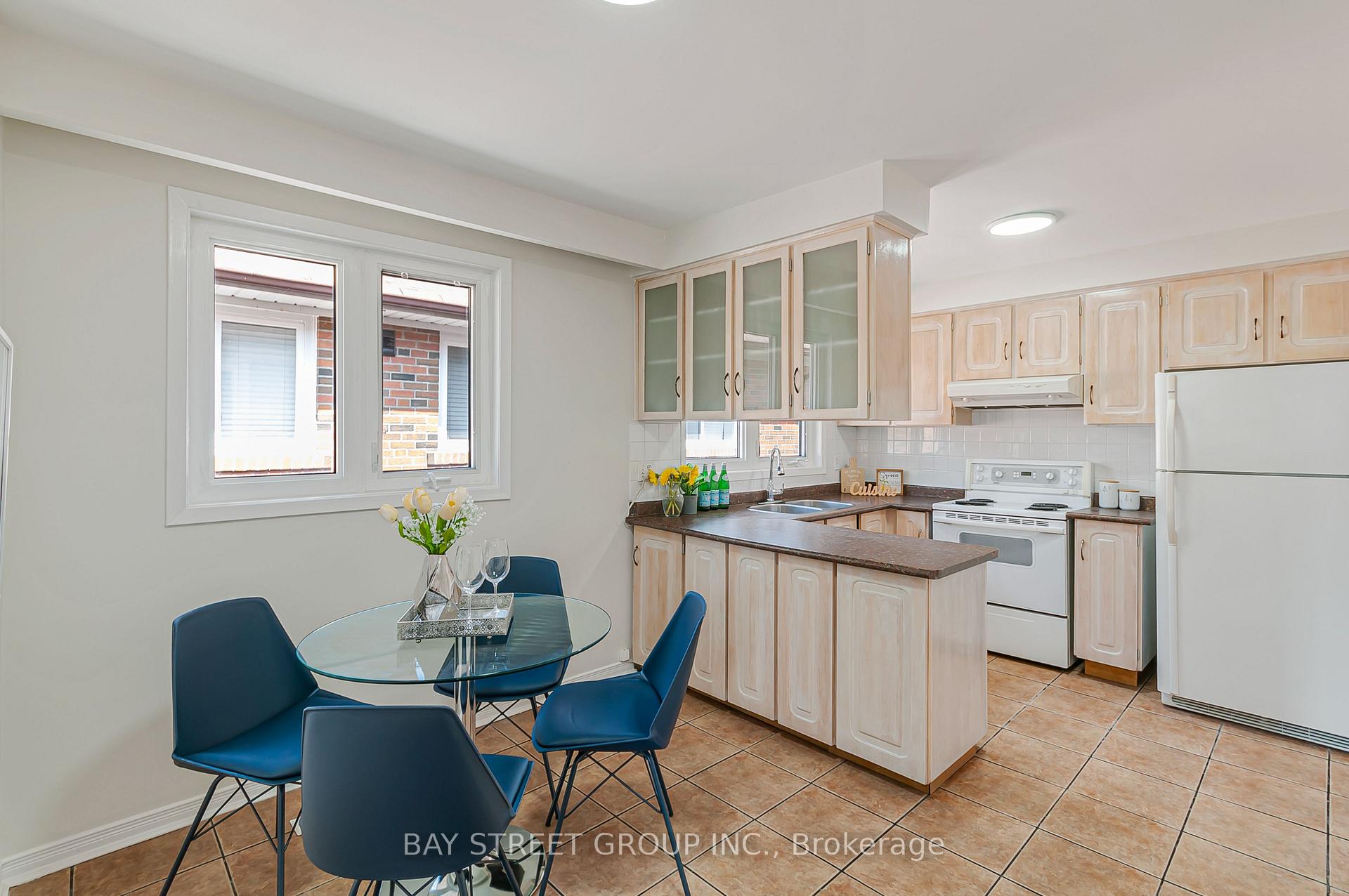 Photo 9 of 89 Mintwood Drive, North York, Bayview Woods-Steeles — HOMEH