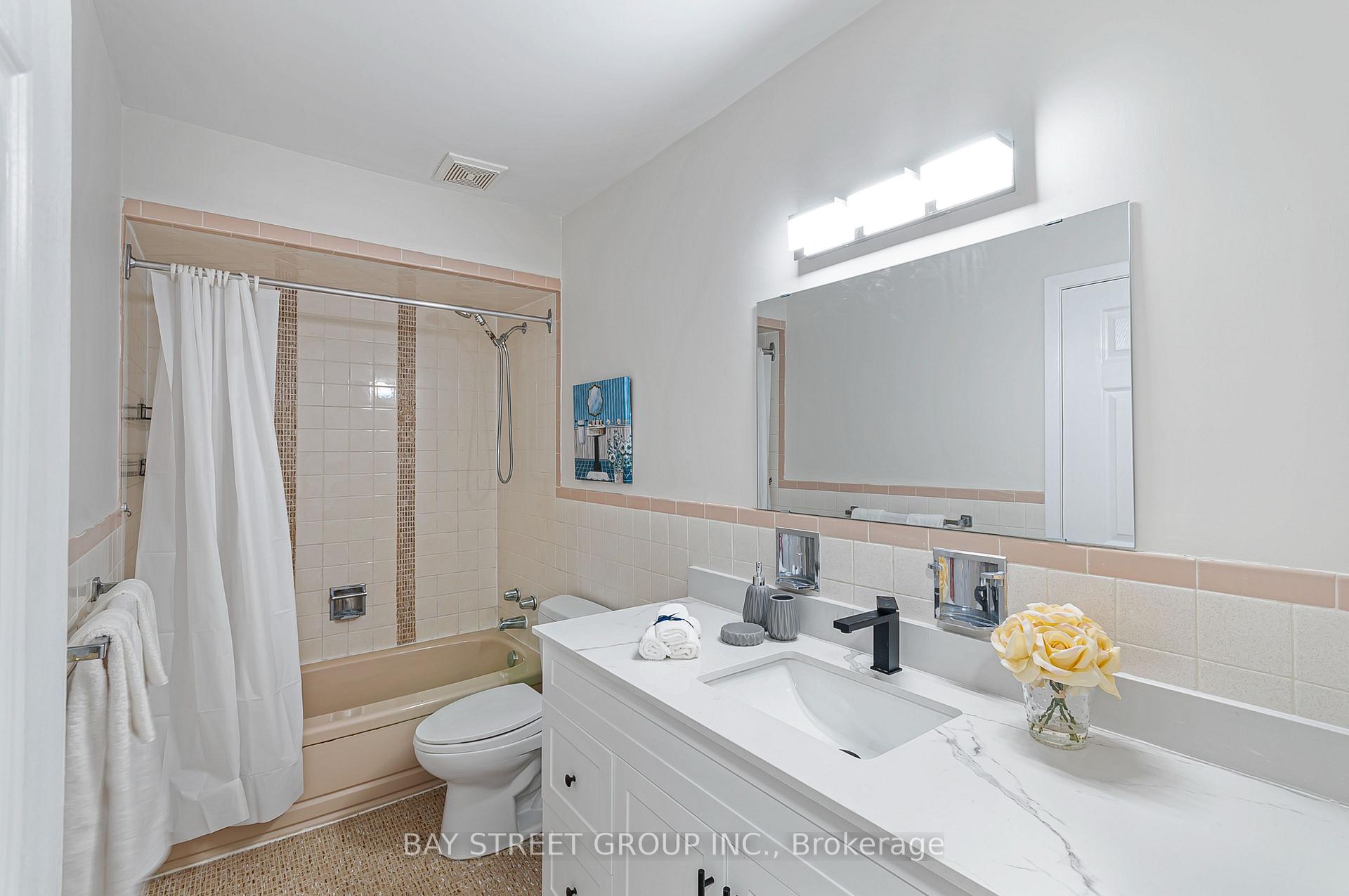 Photo 13 of 89 Mintwood Drive, North York, Bayview Woods-Steeles — HOMEH