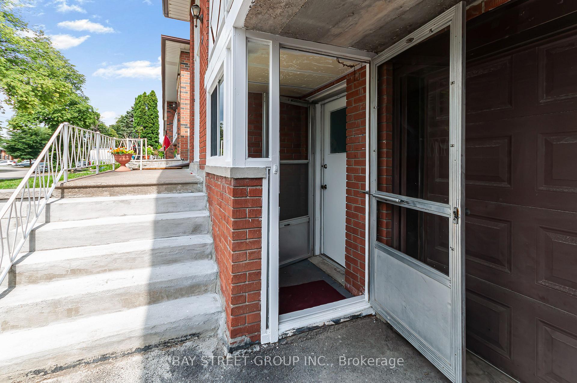 Photo 35 of 89 Mintwood Drive, North York, Bayview Woods-Steeles — HOMEH