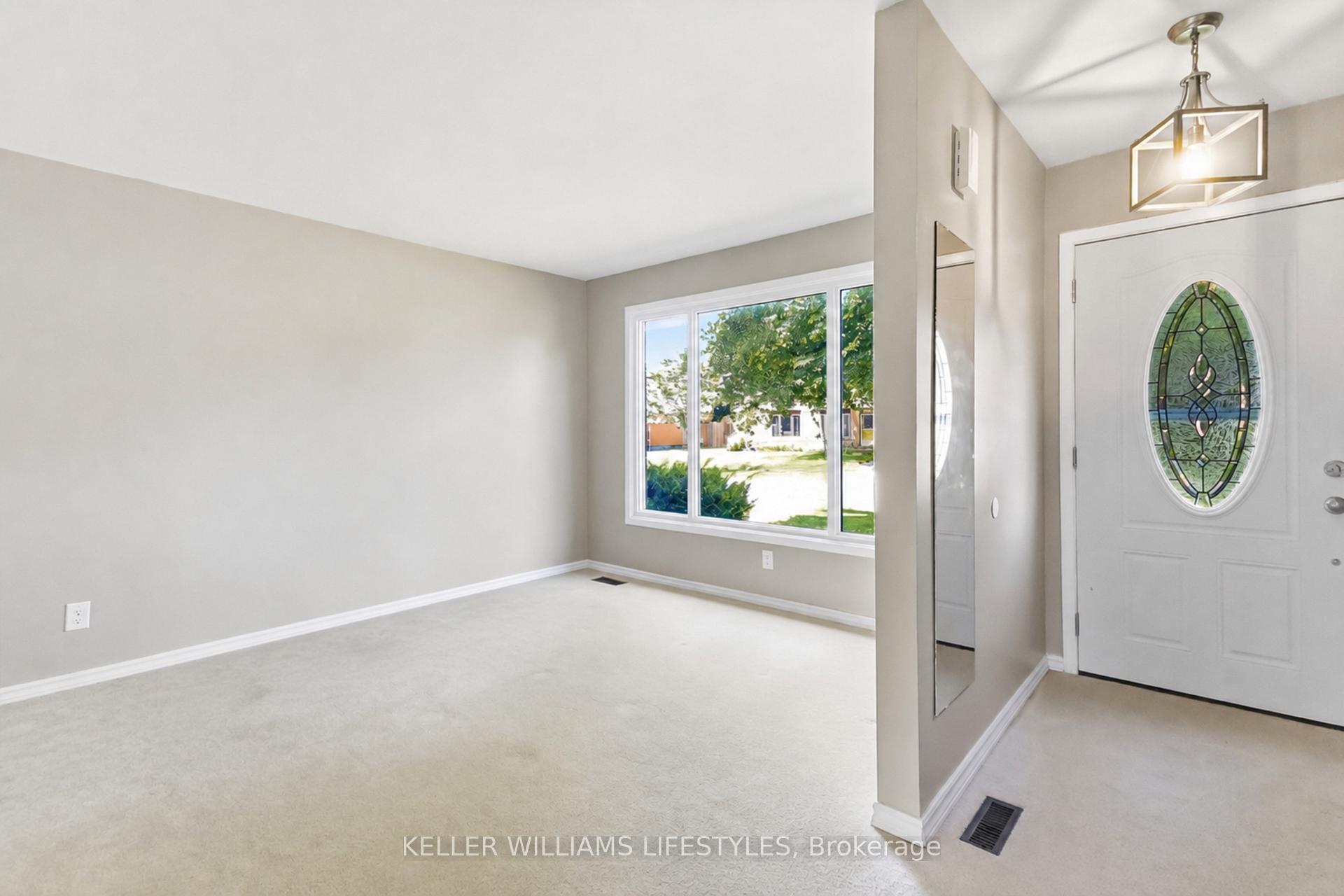 Photo 14 of 129 Culver Crescent, London, East H — HOMEH