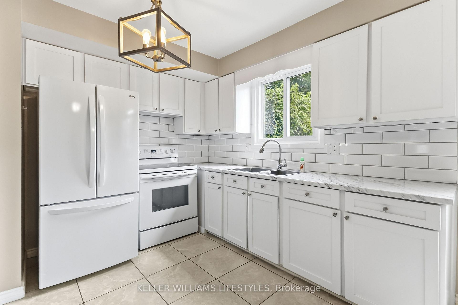 Photo 26 of 129 Culver Crescent, London, East H — HOMEH