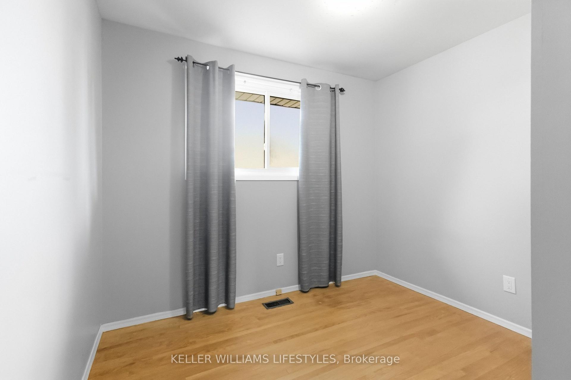 Photo 32 of 129 Culver Crescent, London, East H — HOMEH