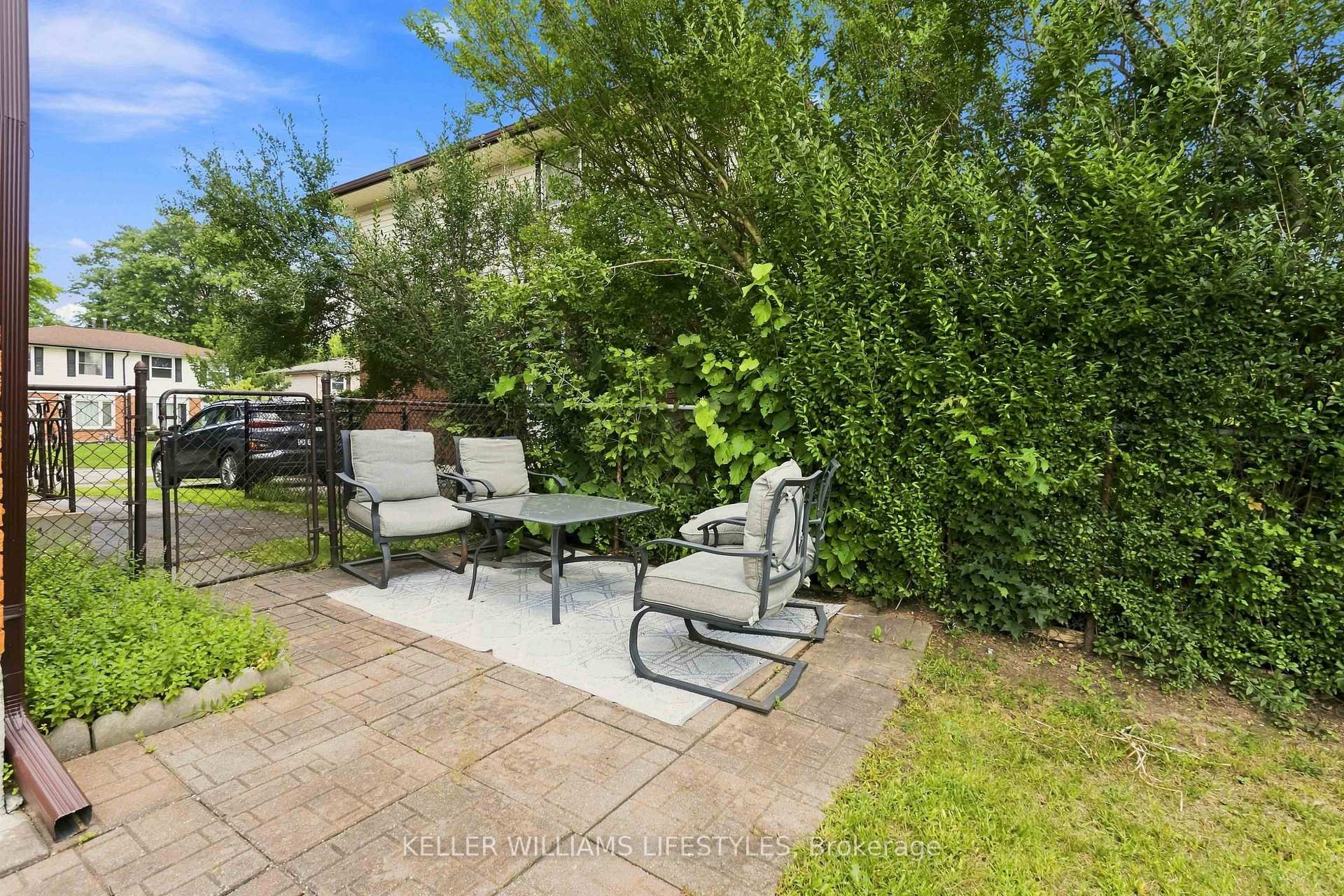 Photo 41 of 129 Culver Crescent, London, East H — HOMEH